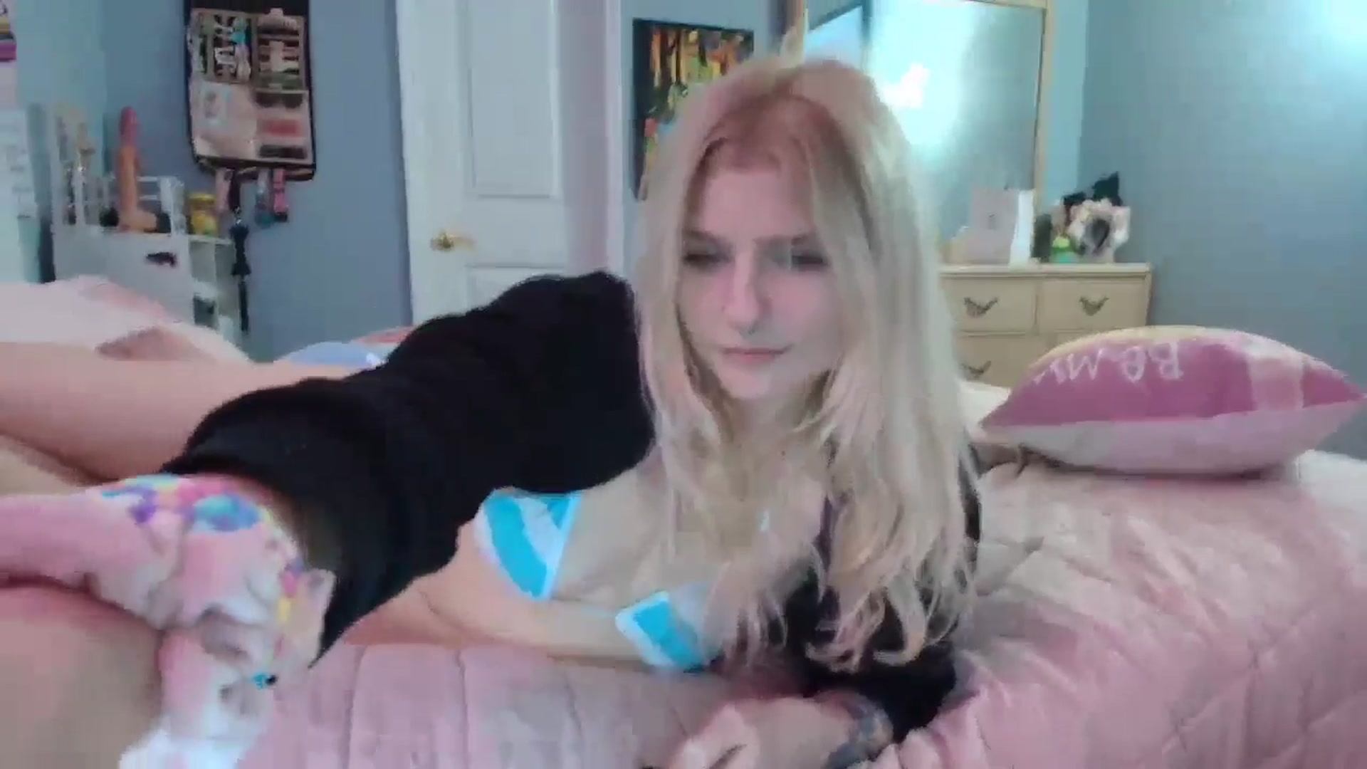 Gallery image thumbnail from DuckChan0's myfreecams stream on, 01/11/2025, 17:48 image 20 of 20