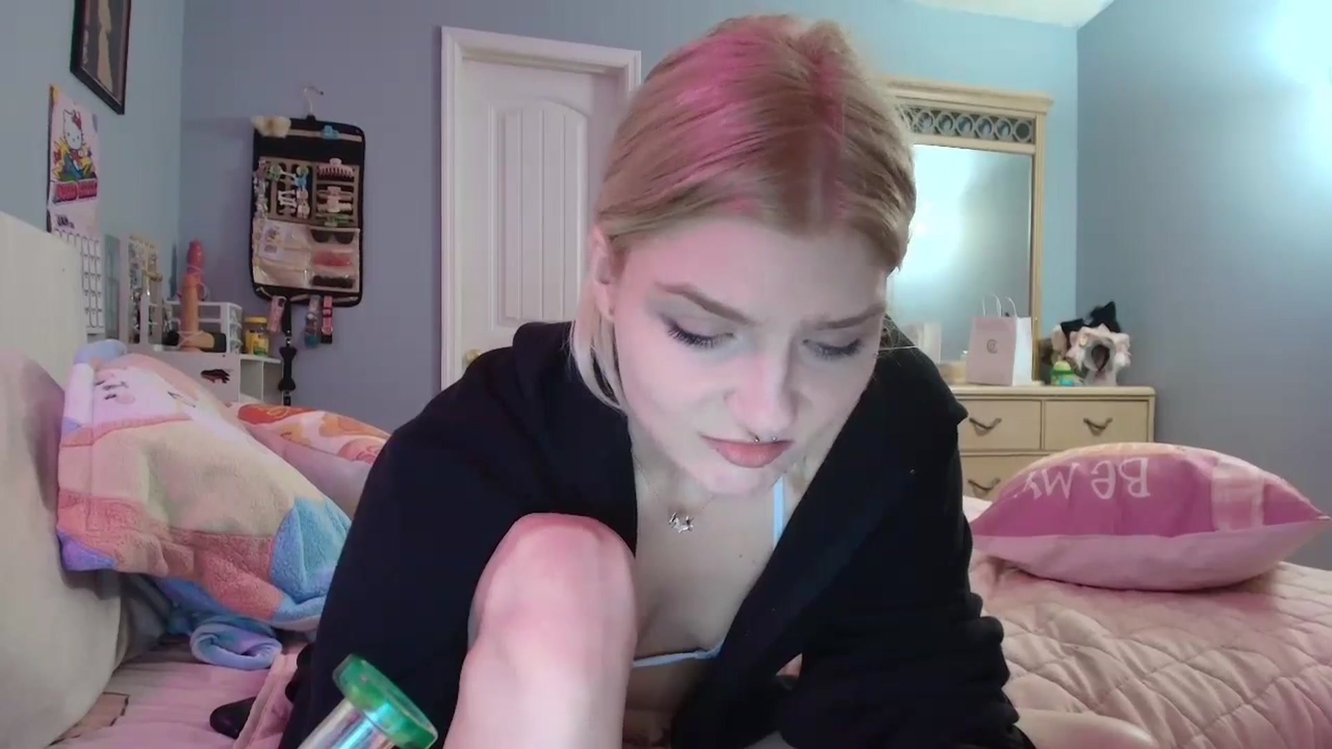 Gallery image thumbnail from DuckChan0's myfreecams stream on, 01/11/2025, 17:48 image 2 of 20