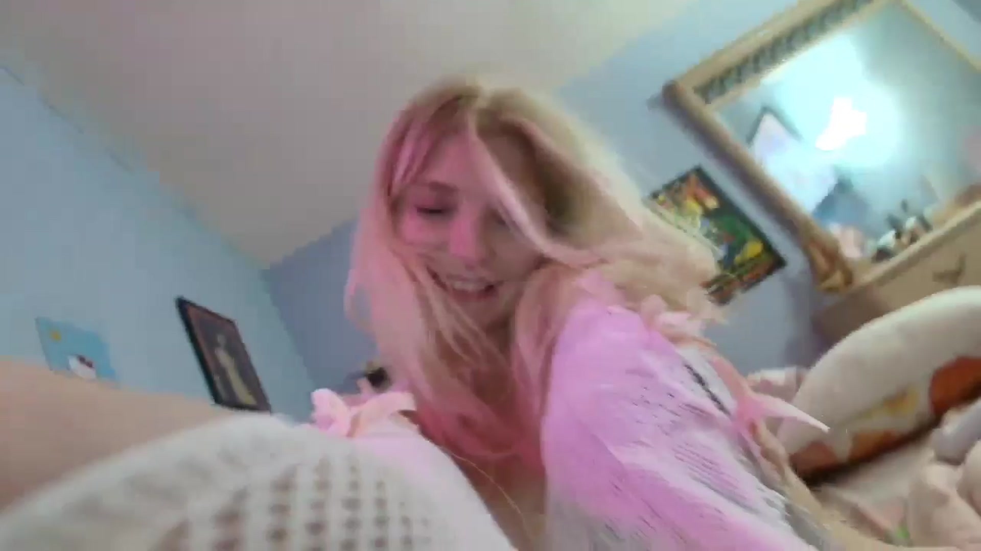 Gallery image thumbnail from DuckChan0's myfreecams stream on, 01/12/2025, 24:50 image 19 of 20