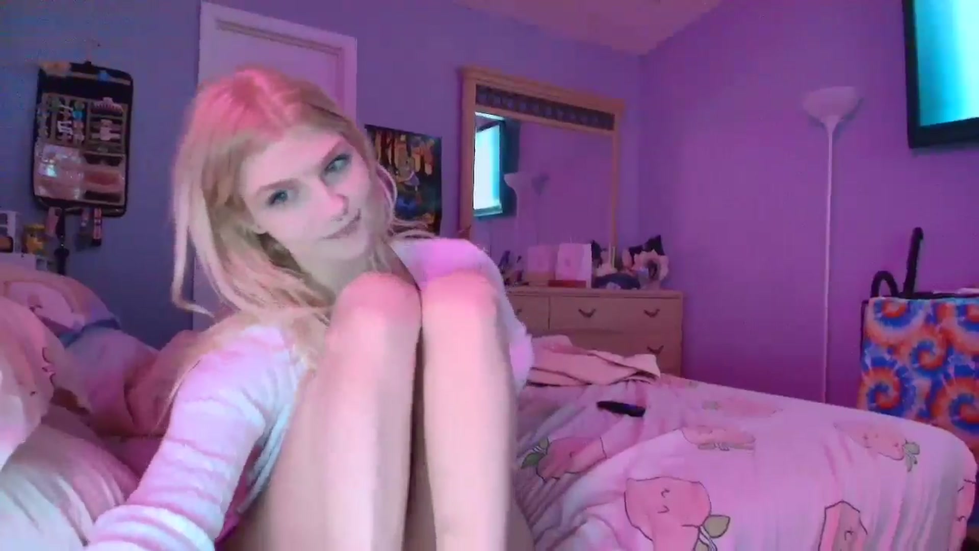 Gallery image thumbnail from DuckChan0's myfreecams stream on, 01/12/2025, 17:29 image 11 of 20