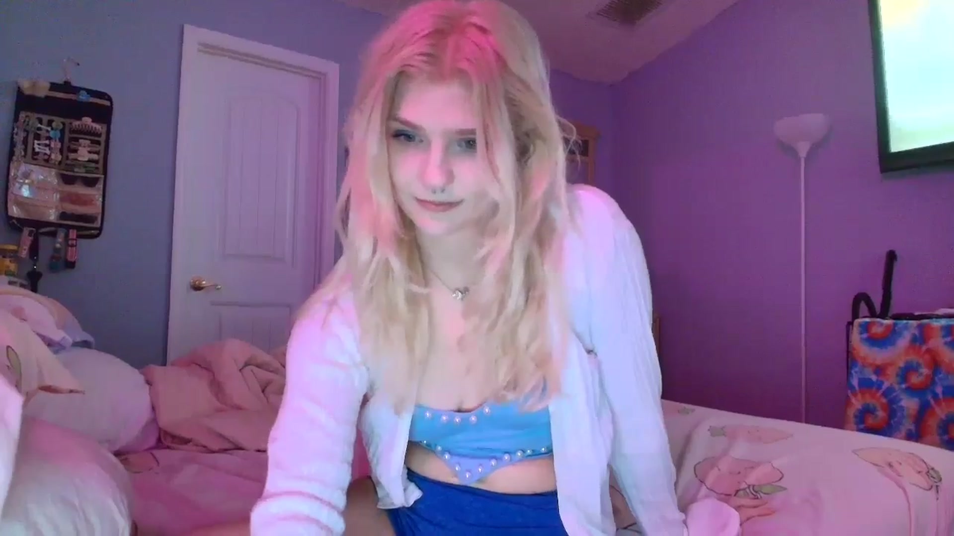 Gallery image thumbnail from DuckChan0's myfreecams stream on, 01/12/2025, 17:29 image 18 of 20