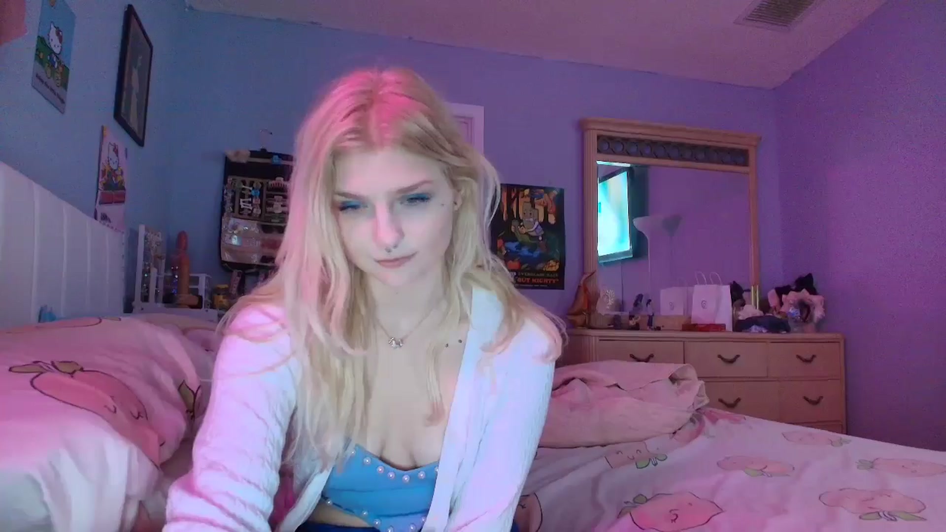 Gallery image thumbnail from DuckChan0's myfreecams stream on, 01/12/2025, 18:11 image 7 of 20