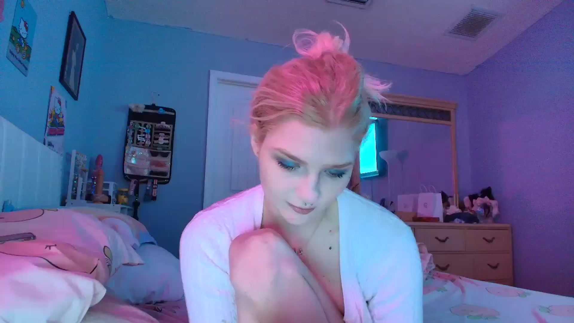 Gallery image thumbnail from DuckChan0's myfreecams stream on, 01/12/2025, 18:11 image 1 of 20