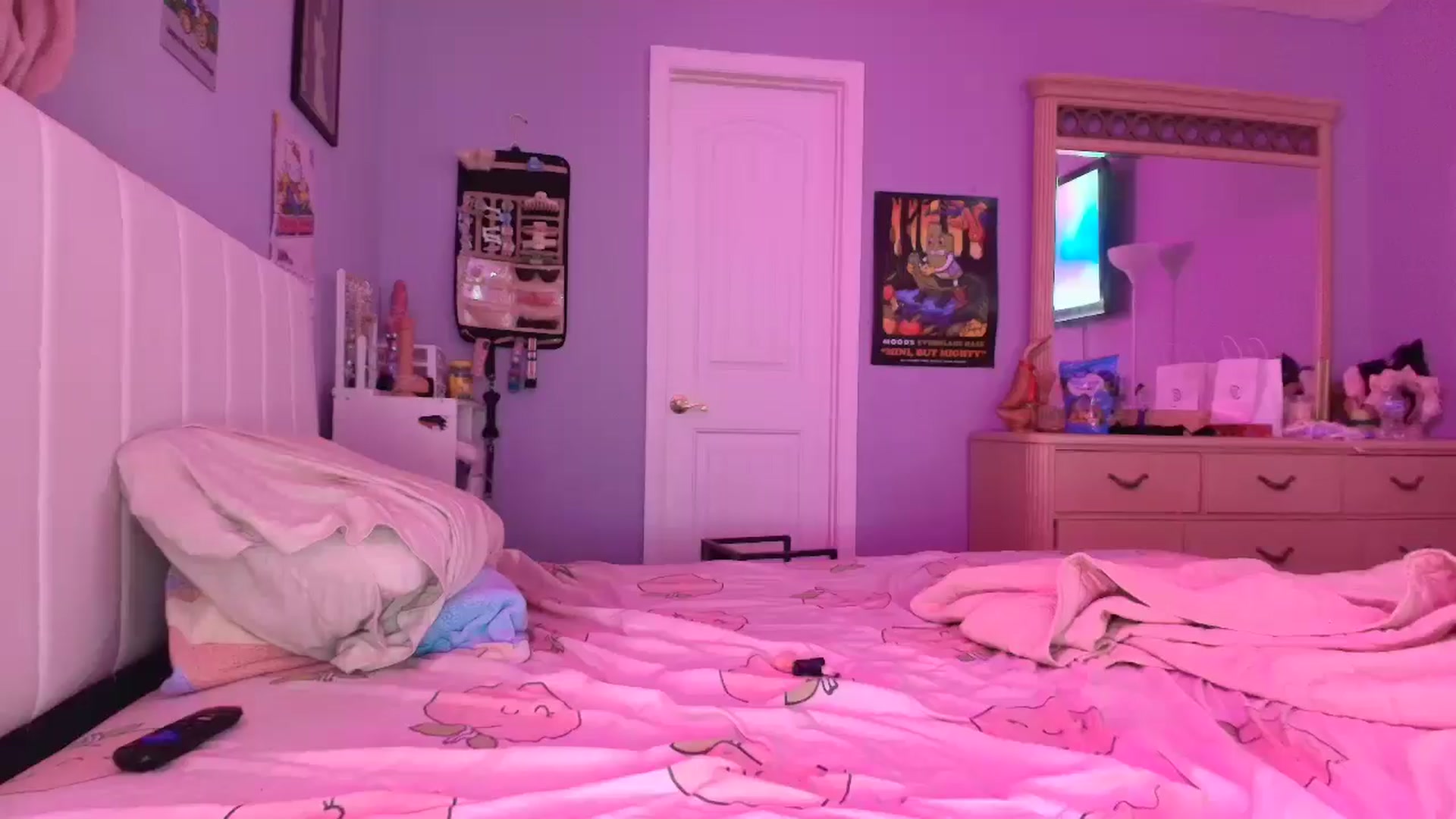 Gallery image thumbnail from DuckChan0's myfreecams stream on, 01/13/2025, 16:35 image 14 of 20