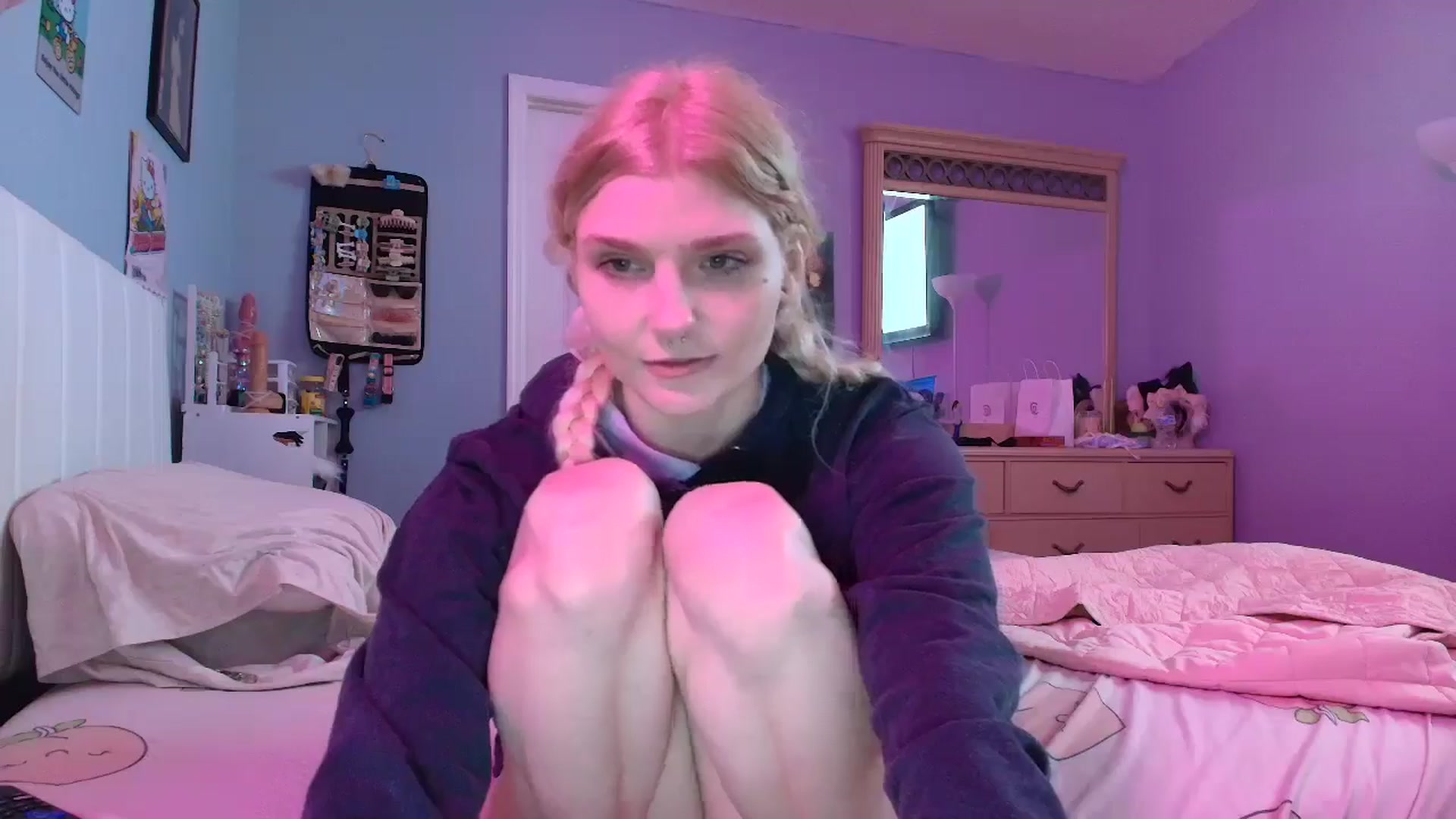 Gallery image thumbnail from DuckChan0's myfreecams stream on, 01/13/2025, 18:03 image 17 of 20