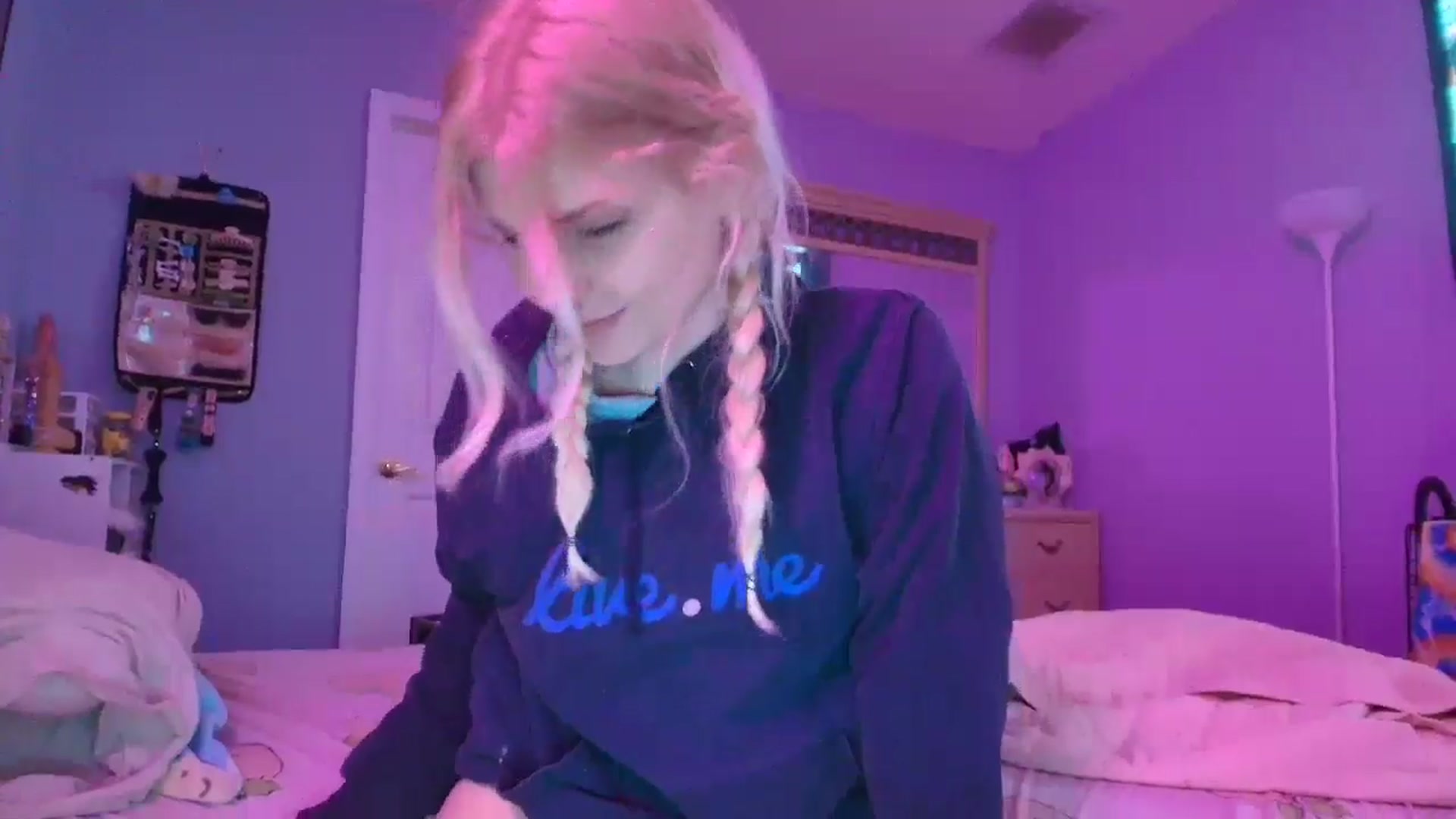 Gallery image thumbnail from DuckChan0's myfreecams stream on, 01/13/2025, 18:03 image 16 of 20