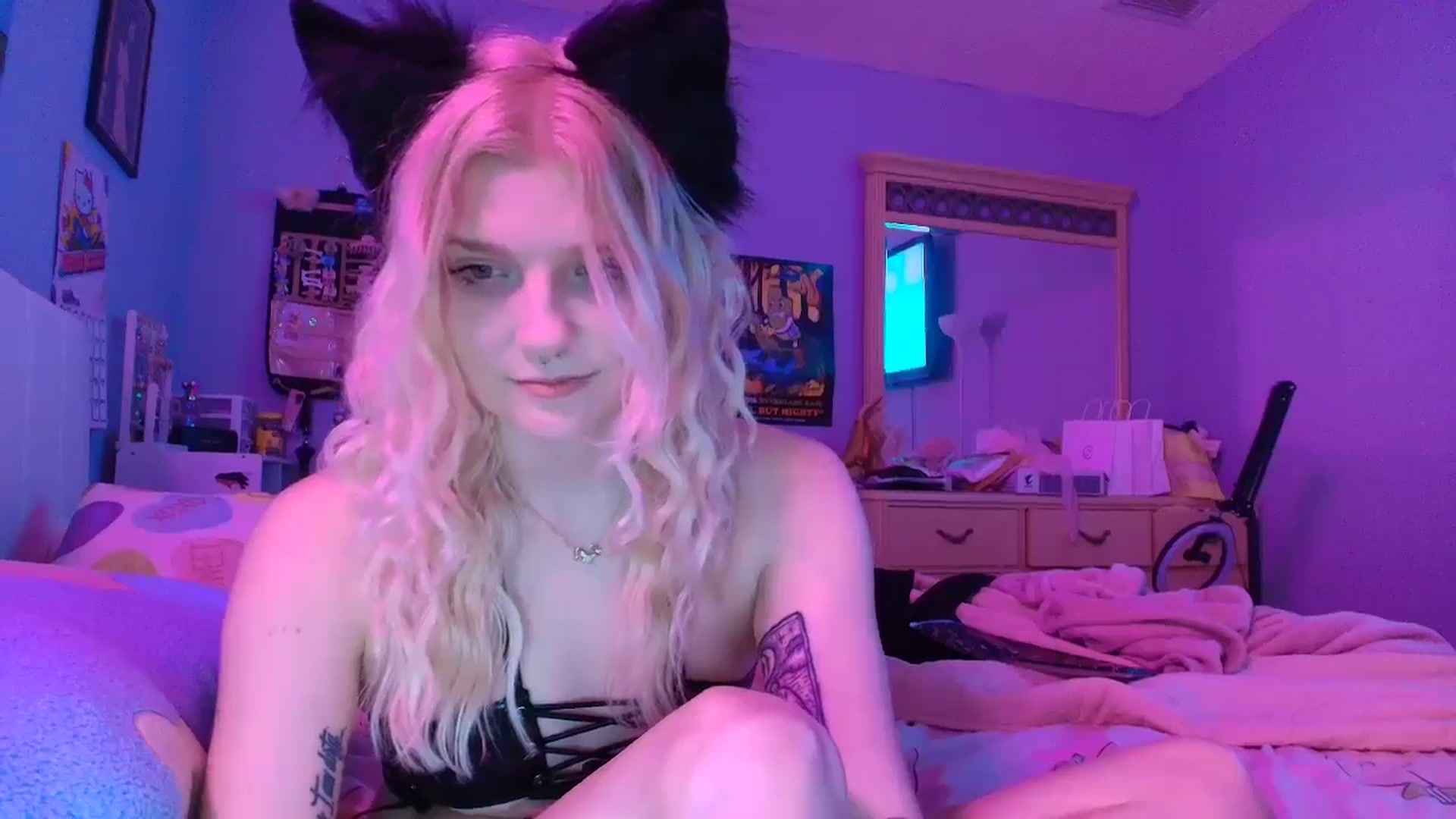 Gallery image thumbnail from DuckChan0's myfreecams stream on, 01/14/2025, 24:34 image 12 of 20