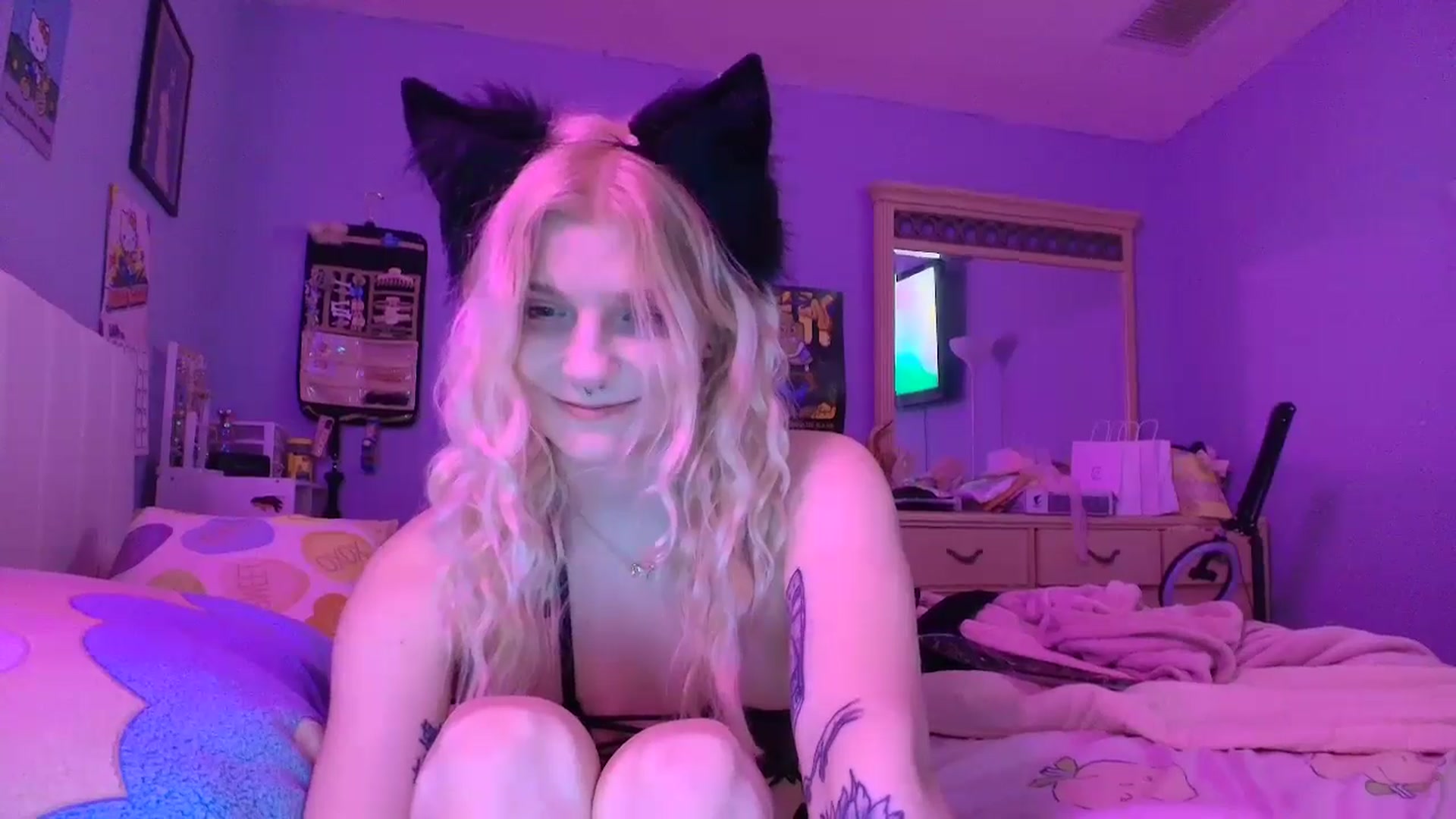 Gallery image thumbnail from DuckChan0's myfreecams stream on, 01/14/2025, 24:34 image 5 of 20
