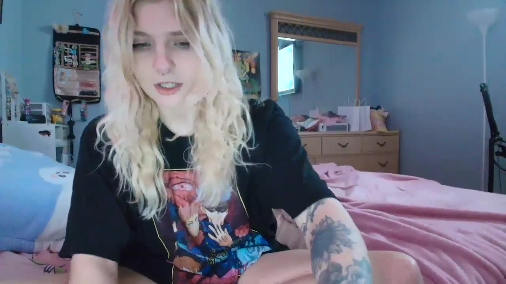 Gallery image thumbnail from DuckChan0's myfreecams stream on, 01/14/2025, 15:30 image 6 of 20