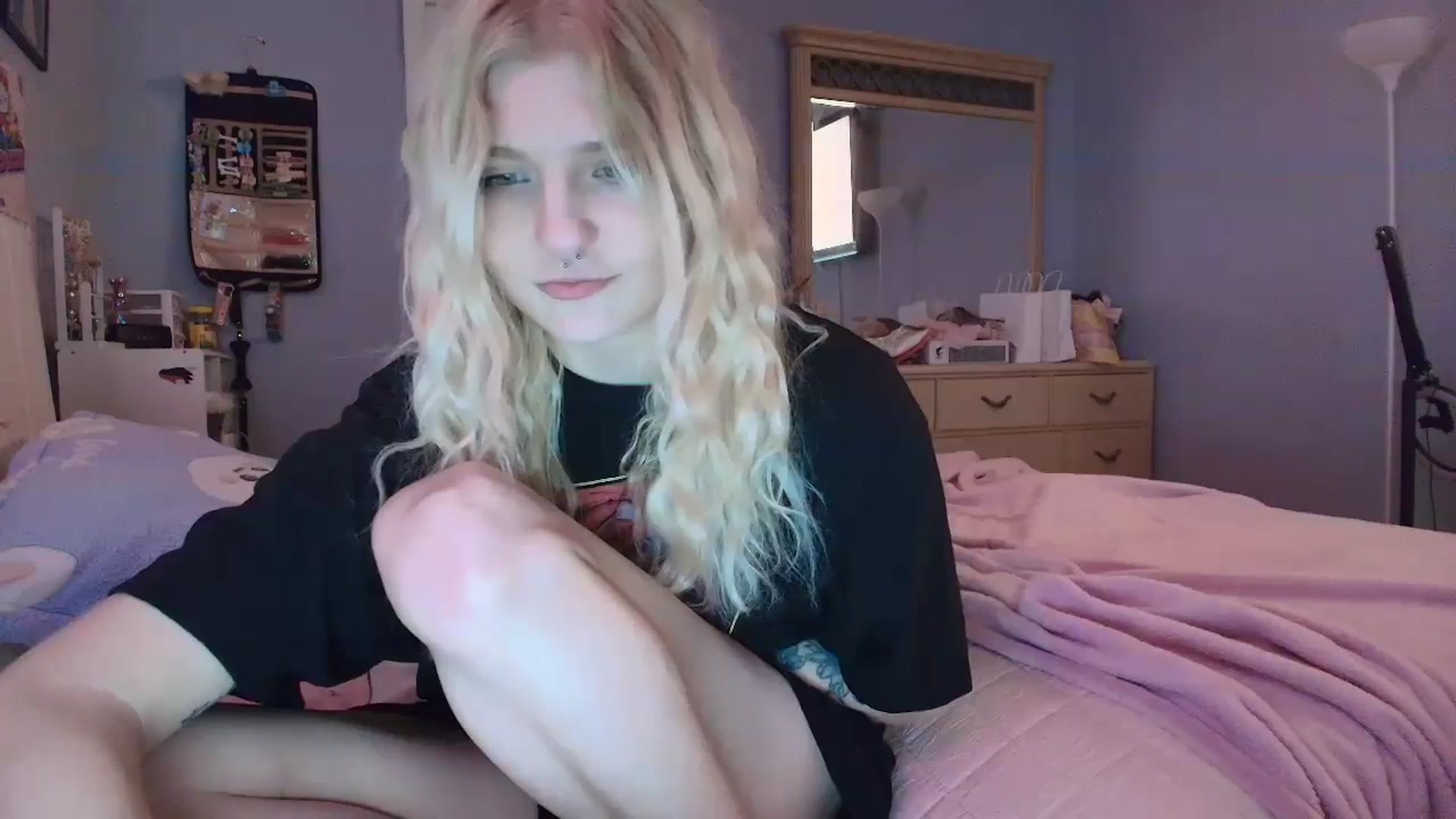 Gallery image thumbnail from DuckChan0's myfreecams stream on, 01/14/2025, 15:30 image 15 of 20