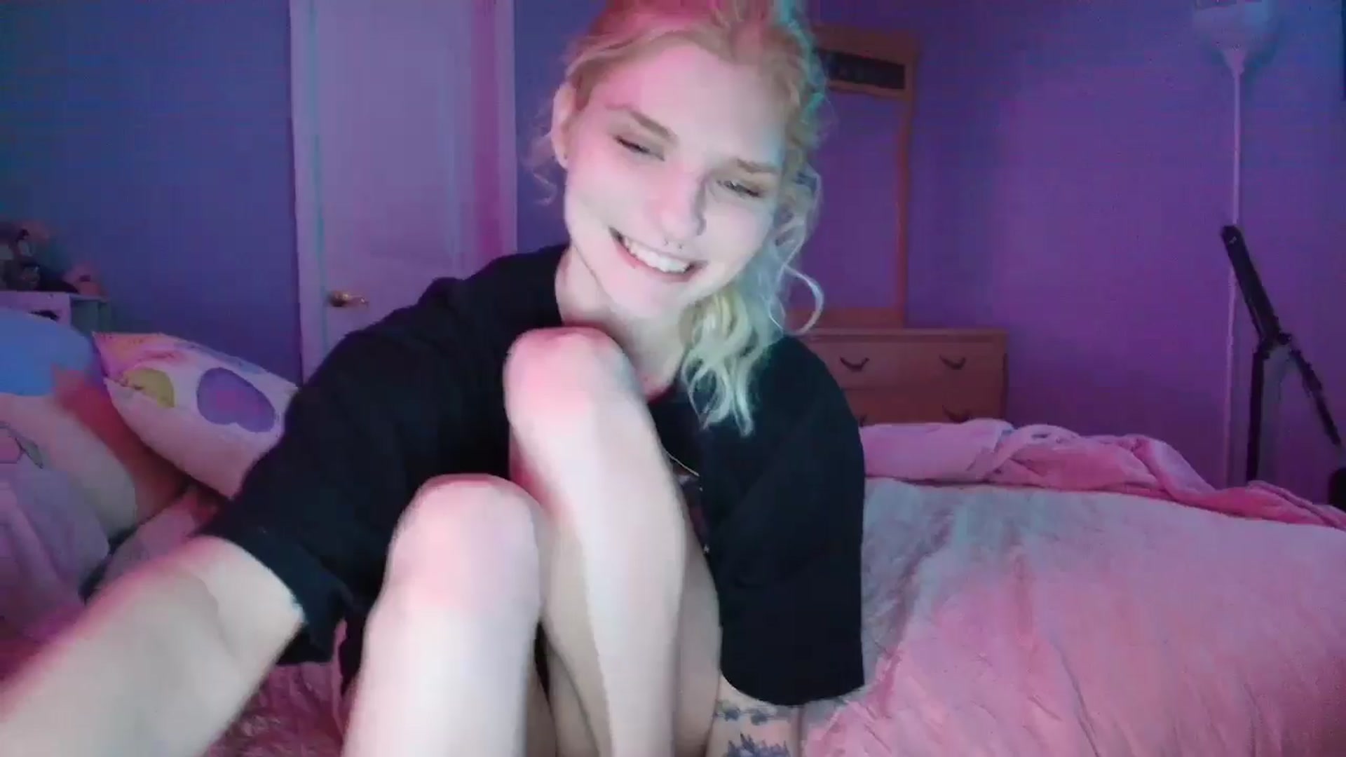 Gallery image thumbnail from DuckChan0's myfreecams stream on, 01/14/2025, 23:52 image 19 of 20