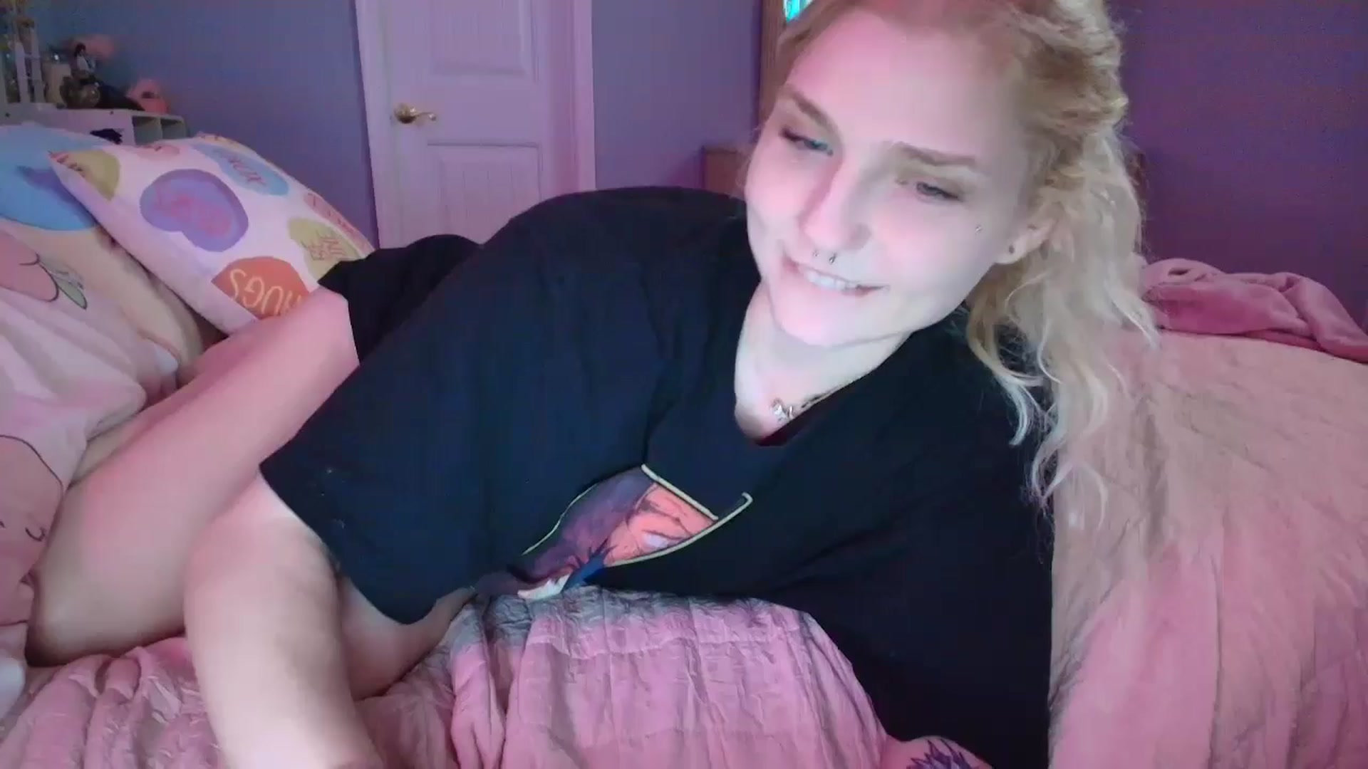 Gallery image thumbnail from DuckChan0's myfreecams stream on, 01/14/2025, 23:52 image 13 of 20
