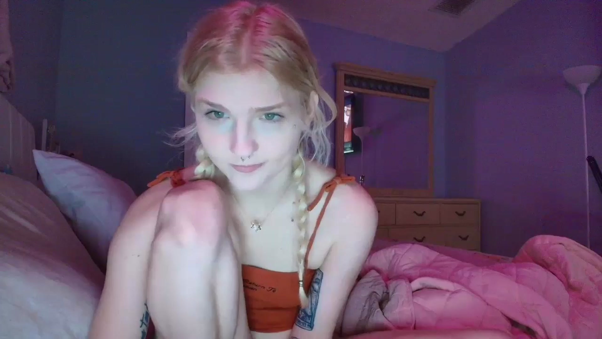 Gallery image thumbnail from DuckChan0's myfreecams stream on, 01/16/2025, 14:59 image 8 of 20