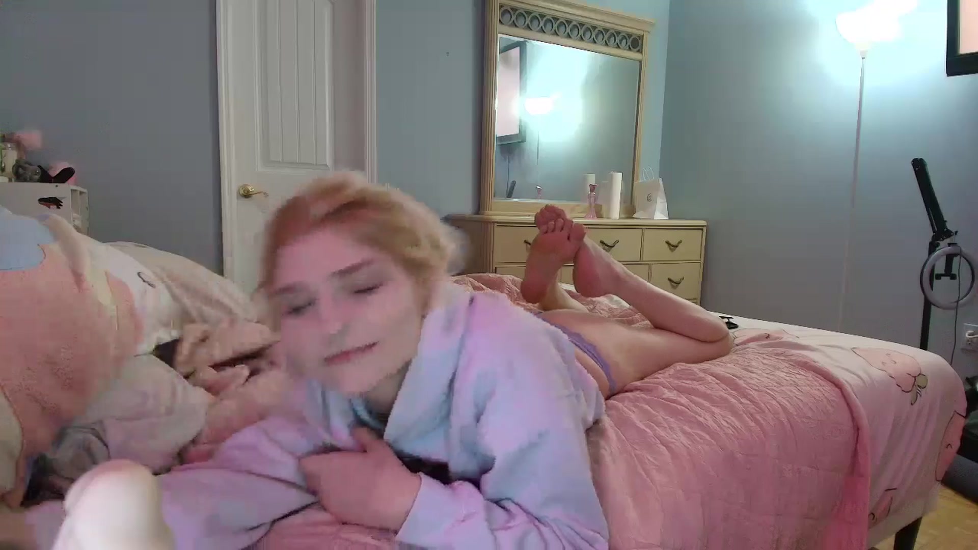Gallery image thumbnail from DuckChan0's myfreecams stream on, 01/18/2025, 17:28 image 5 of 20