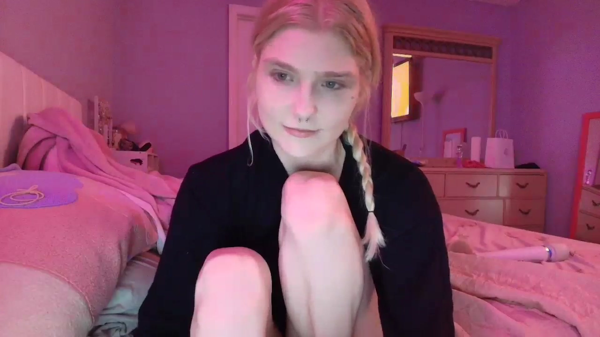 Gallery image thumbnail from DuckChan0's myfreecams stream on, 01/19/2025, 24:54 image 5 of 20