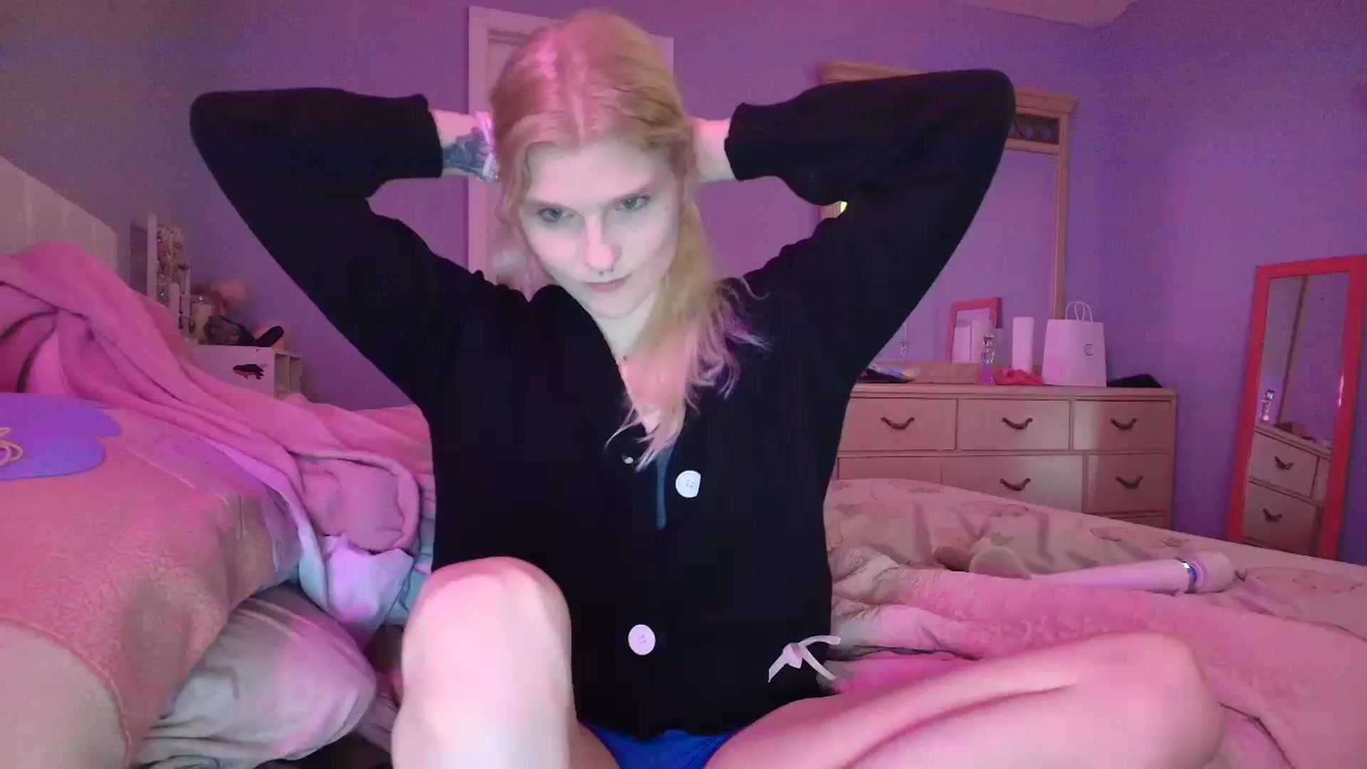 Gallery image thumbnail from DuckChan0's myfreecams stream on, 01/19/2025, 24:54 image 1 of 20