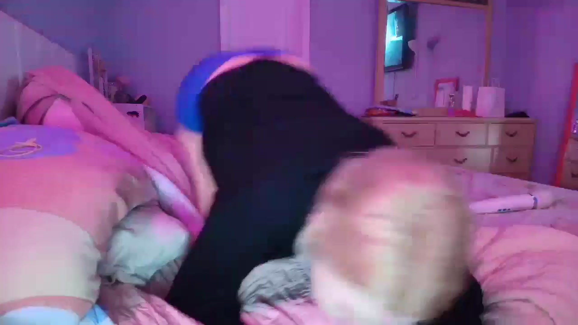 Gallery image thumbnail from DuckChan0's myfreecams stream on, 01/19/2025, 24:54 image 14 of 20