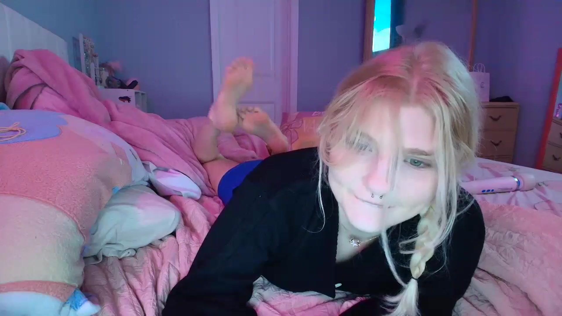Gallery image thumbnail from DuckChan0's myfreecams stream on, 01/19/2025, 24:54 image 18 of 20