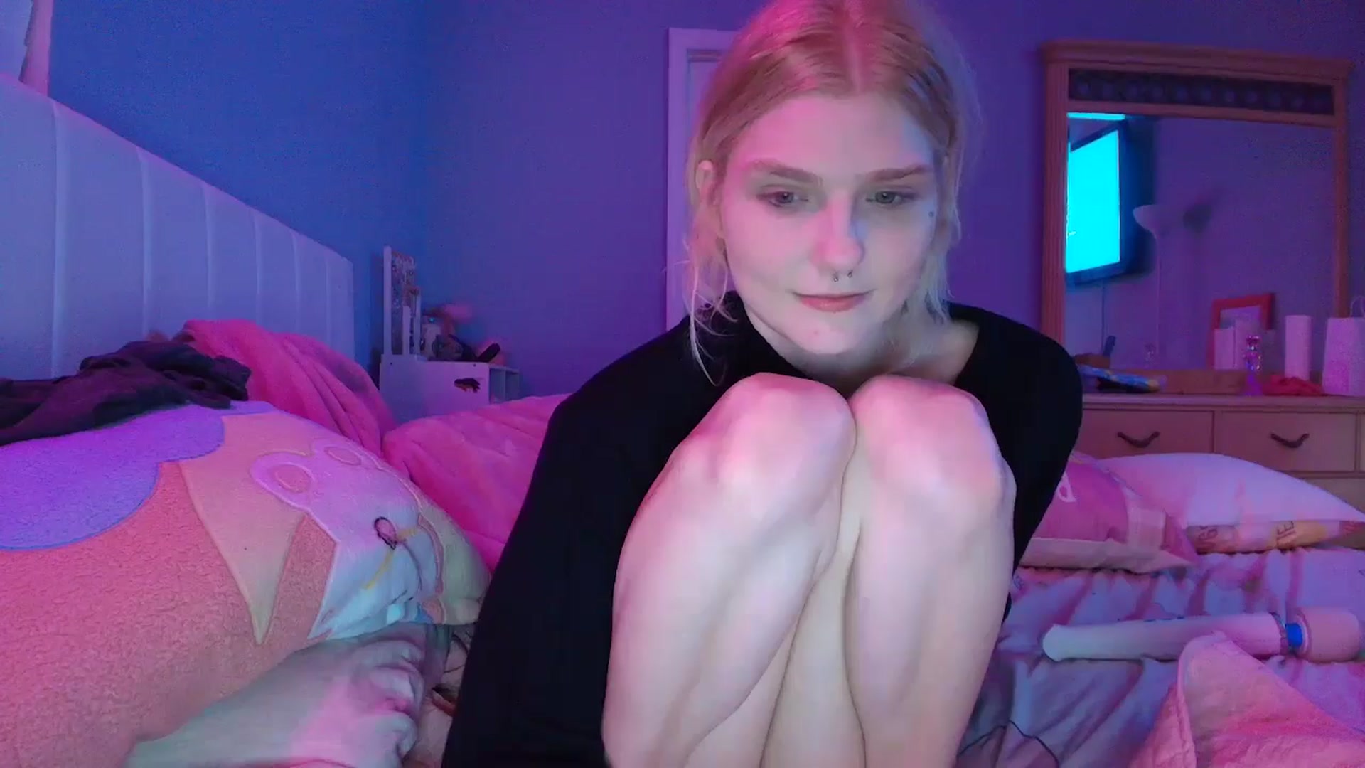 Gallery image thumbnail from DuckChan0's myfreecams stream on, 01/19/2025, 02:01 image 14 of 20