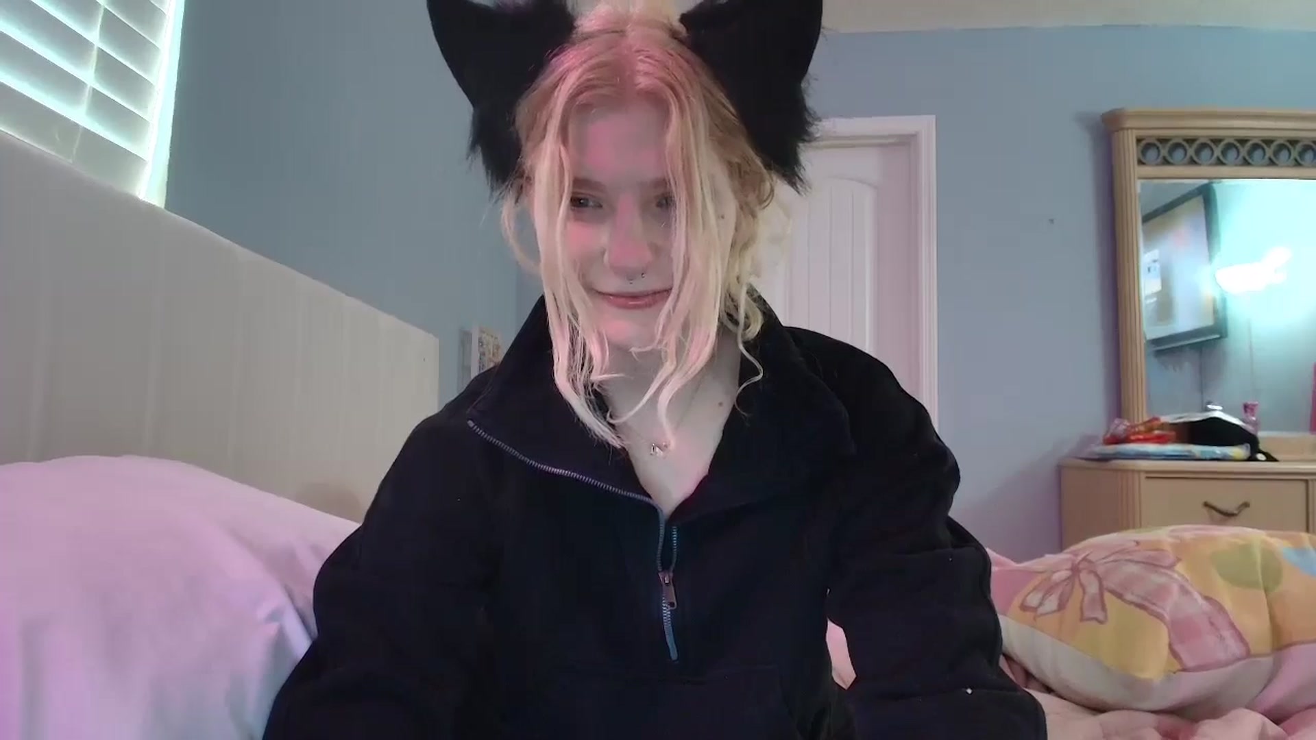 Gallery image thumbnail from DuckChan0's myfreecams stream on, 01/19/2025, 16:00 image 20 of 20