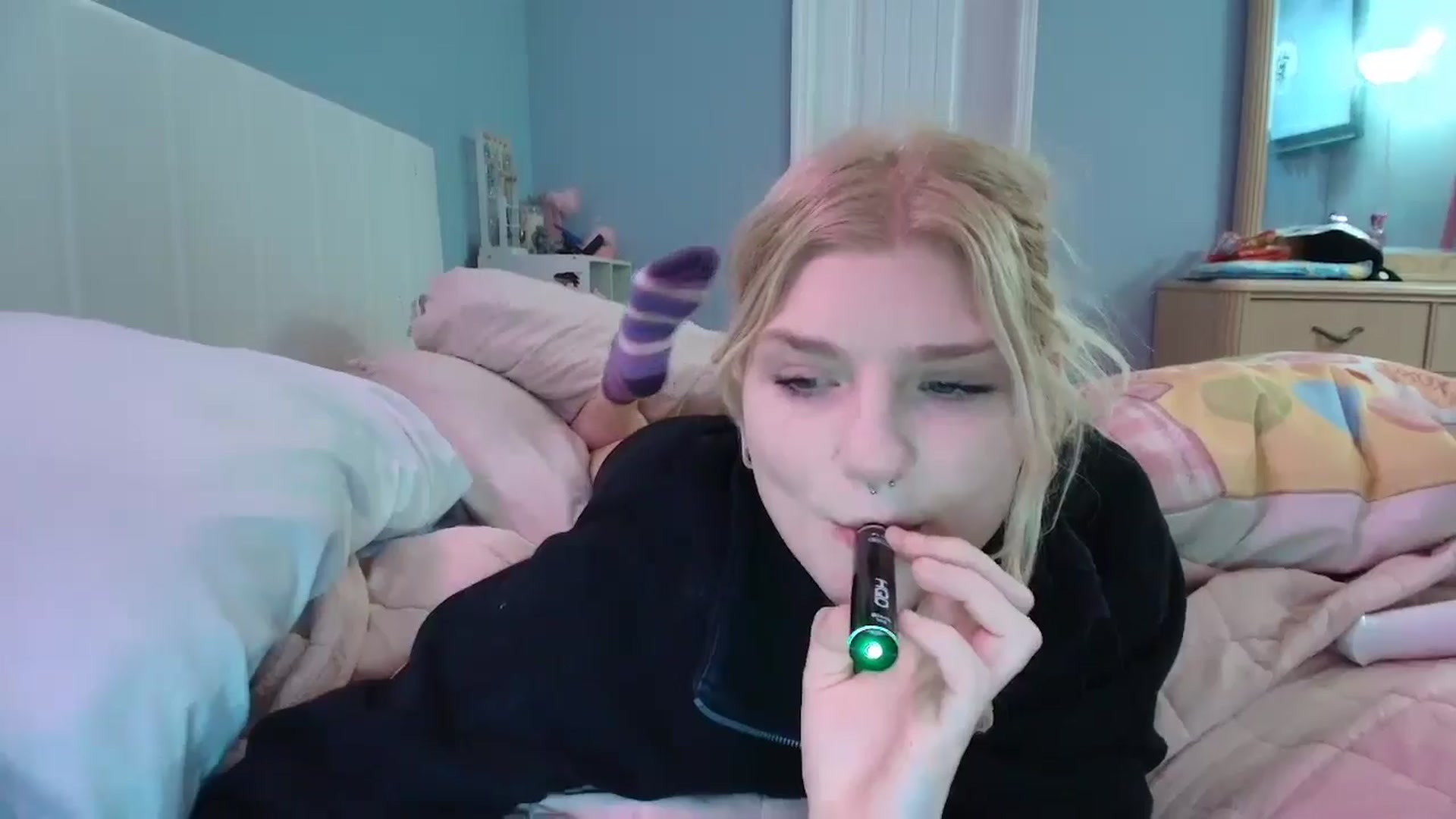 Gallery image thumbnail from DuckChan0's myfreecams stream on, 01/19/2025, 16:00 image 18 of 20