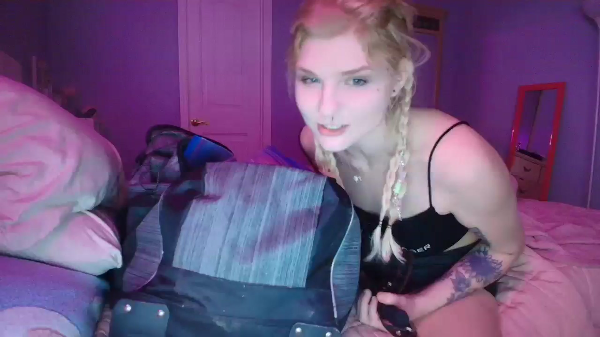 Gallery image thumbnail from DuckChan0's myfreecams stream on, 01/20/2025, 24:53 image 1 of 20
