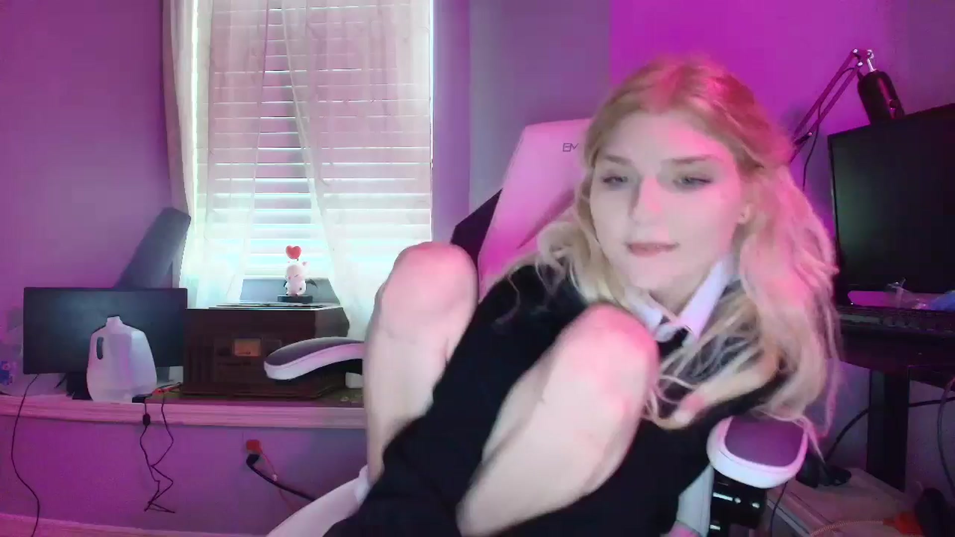 Gallery image thumbnail from DuckChan0's myfreecams stream on, 01/21/2025, 16:51 image 1 of 20