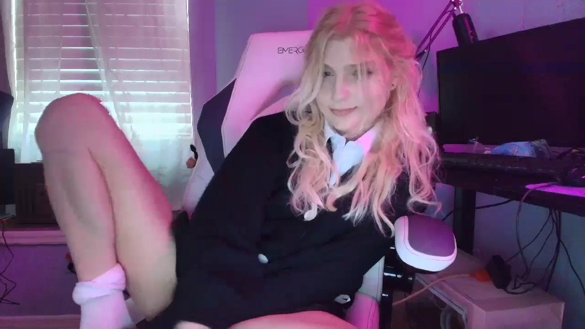 Gallery image thumbnail from DuckChan0's myfreecams stream on, 01/21/2025, 16:51 image 5 of 20
