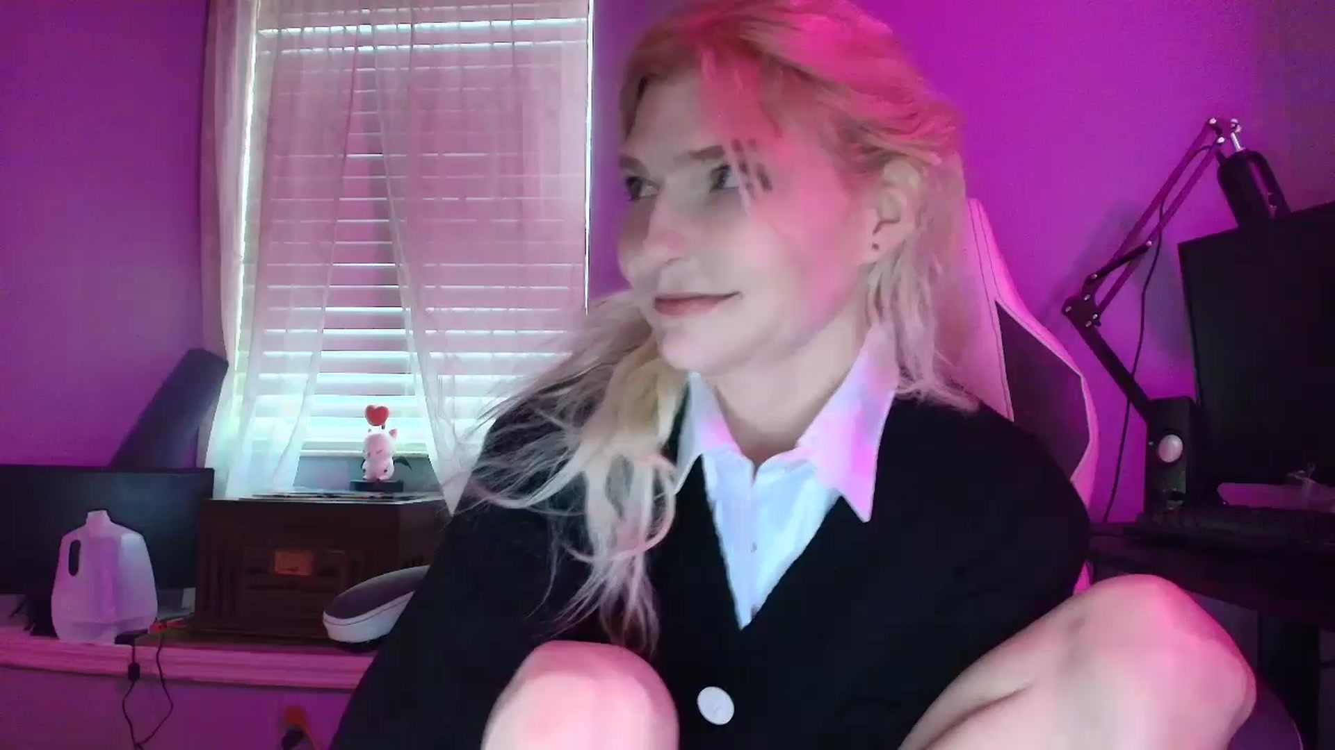 Gallery image thumbnail from DuckChan0's myfreecams stream on, 01/21/2025, 16:51 image 15 of 20