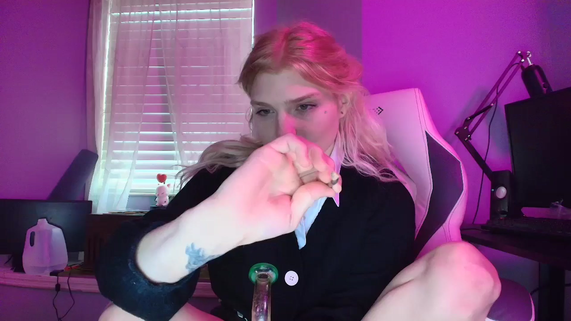 Gallery image thumbnail from DuckChan0's myfreecams stream on, 01/21/2025, 16:51 image 14 of 20