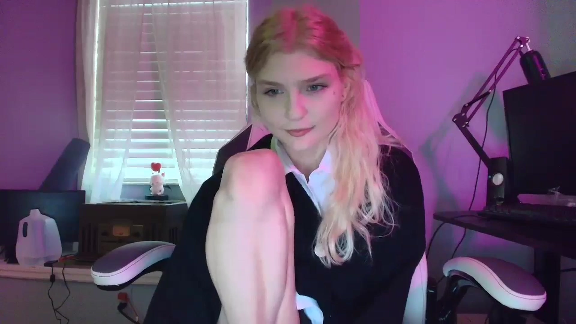 Gallery image thumbnail from DuckChan0's myfreecams stream on, 01/21/2025, 16:51 image 19 of 20