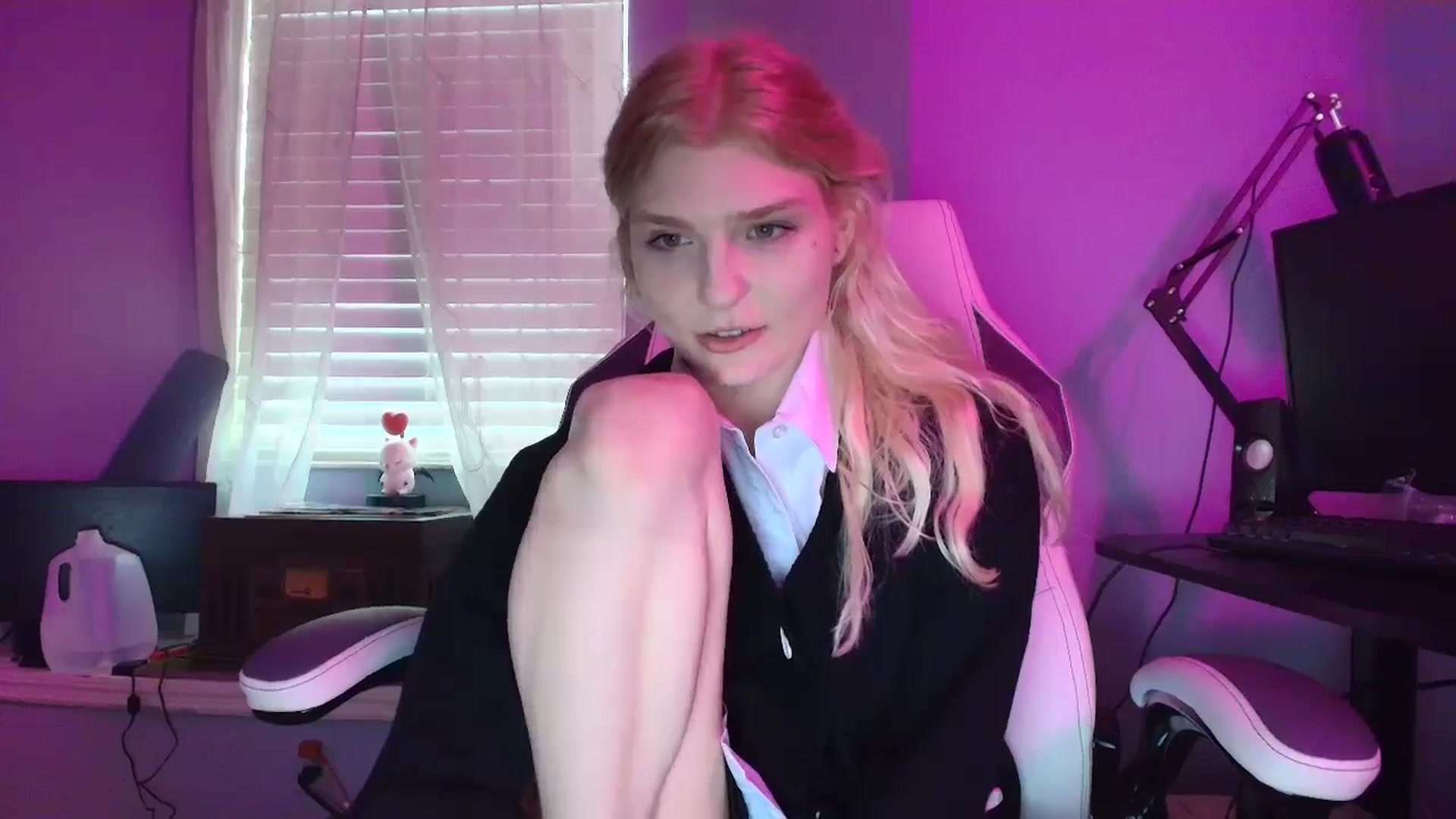 Gallery image thumbnail from DuckChan0's myfreecams stream on, 01/21/2025, 16:51 image 20 of 20