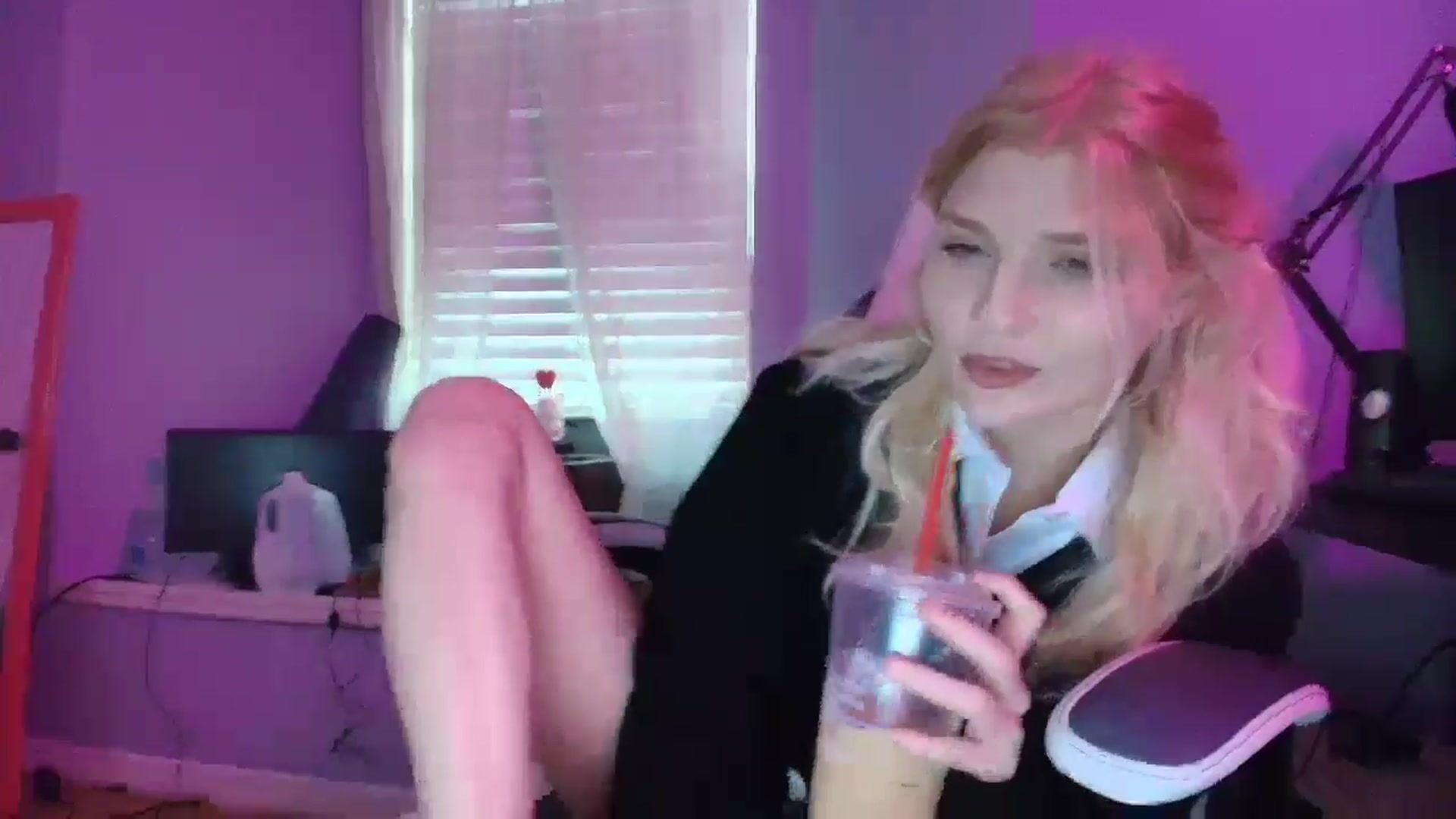 Gallery image thumbnail from DuckChan0's myfreecams stream on, 01/21/2025, 16:51 image 7 of 20