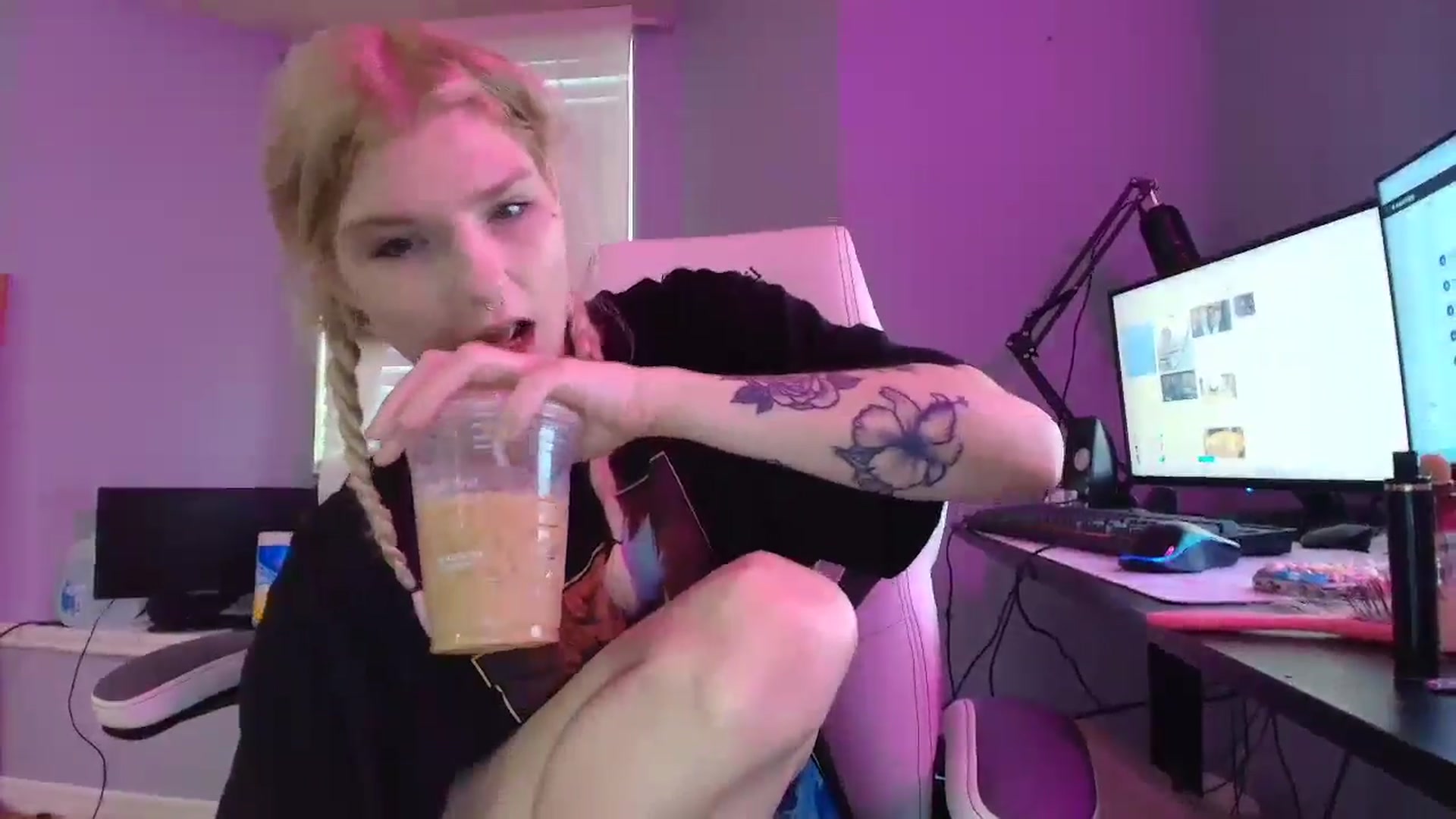 Gallery image thumbnail from DuckChan0's myfreecams stream on, 01/23/2025, 14:15 image 20 of 20