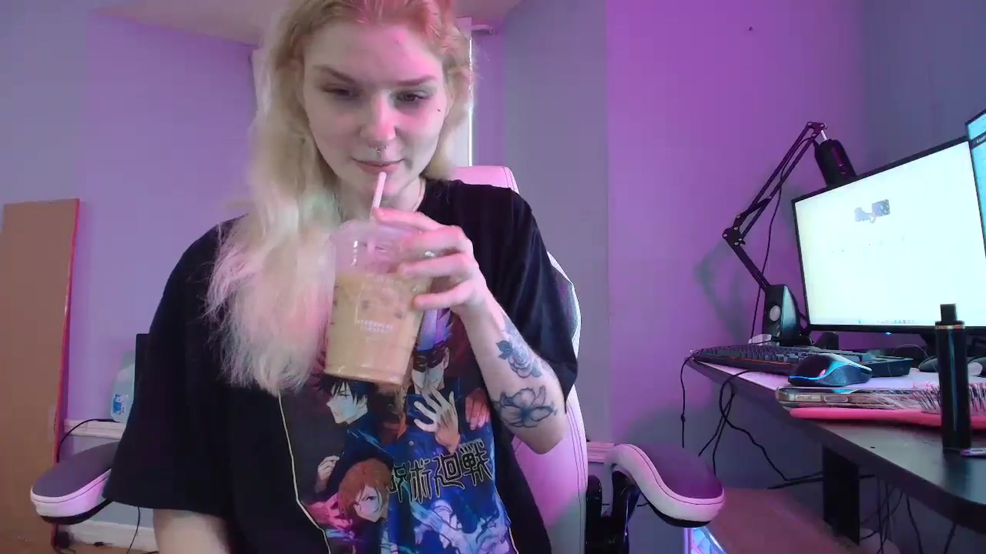Gallery image thumbnail from DuckChan0's myfreecams stream on, 01/23/2025, 14:15 image 4 of 20