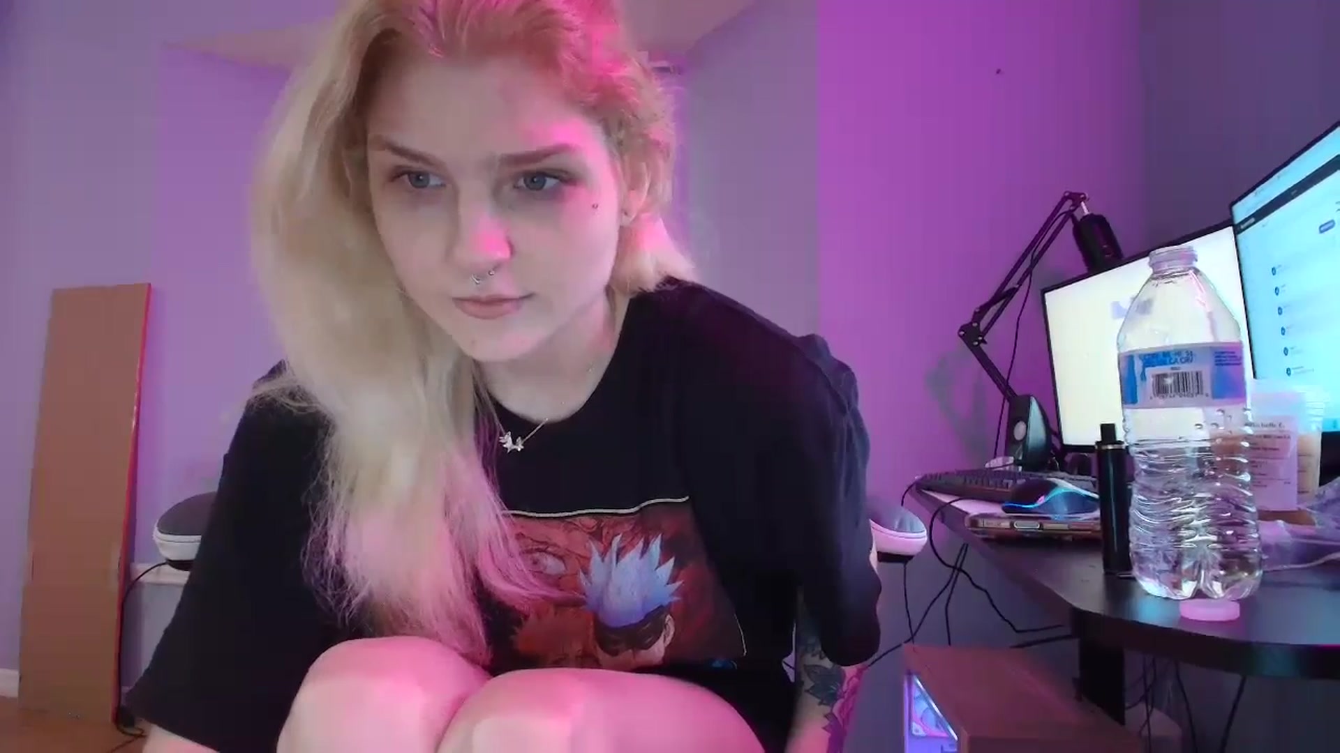 Gallery image thumbnail from DuckChan0's myfreecams stream on, 01/23/2025, 14:15 image 2 of 20