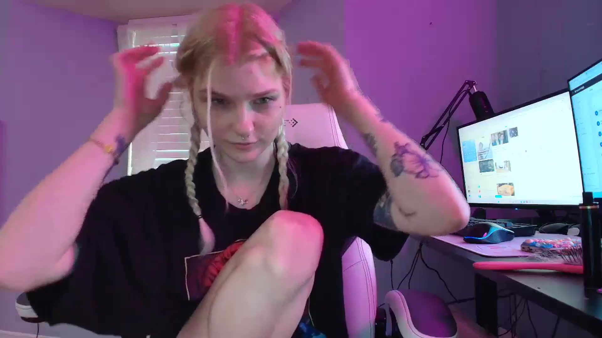 Gallery image thumbnail from DuckChan0's myfreecams stream on, 01/23/2025, 14:15 image 13 of 20
