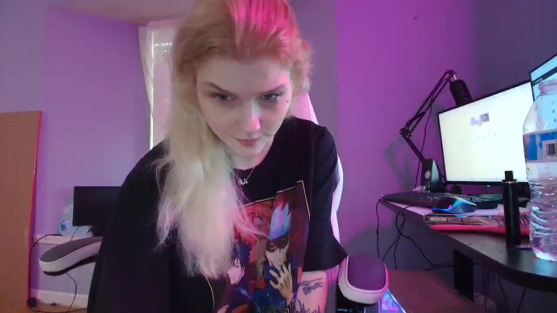 Gallery image thumbnail from DuckChan0's myfreecams stream on, 01/23/2025, 14:15 image 3 of 20