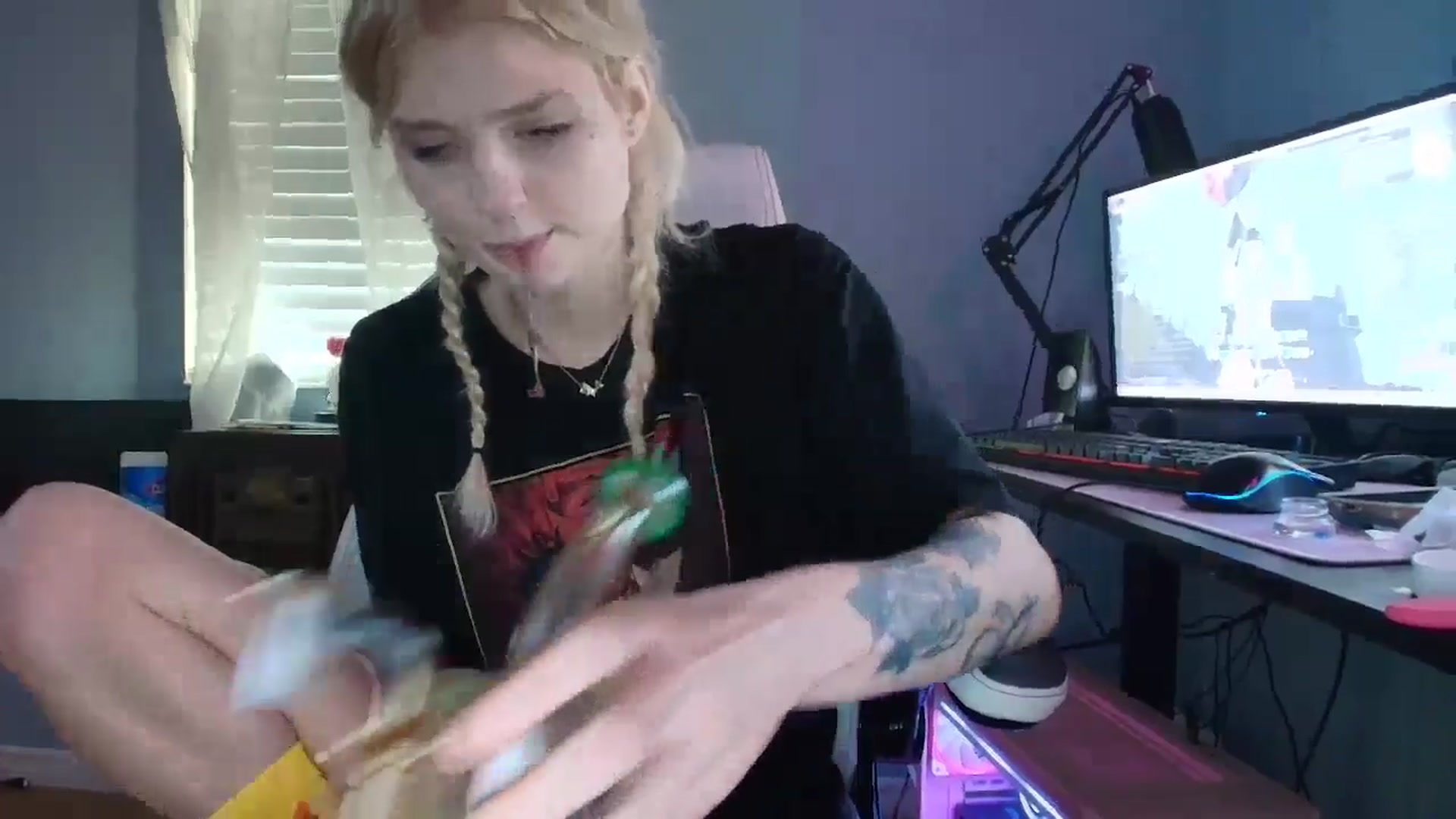 Gallery image thumbnail from DuckChan0's myfreecams stream on, 01/23/2025, 15:13 image 5 of 20