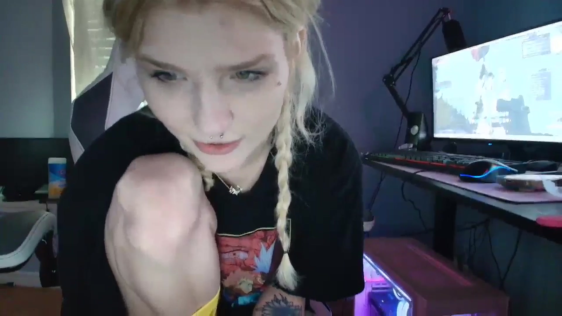 Gallery image thumbnail from DuckChan0's myfreecams stream on, 01/23/2025, 15:13 image 3 of 20