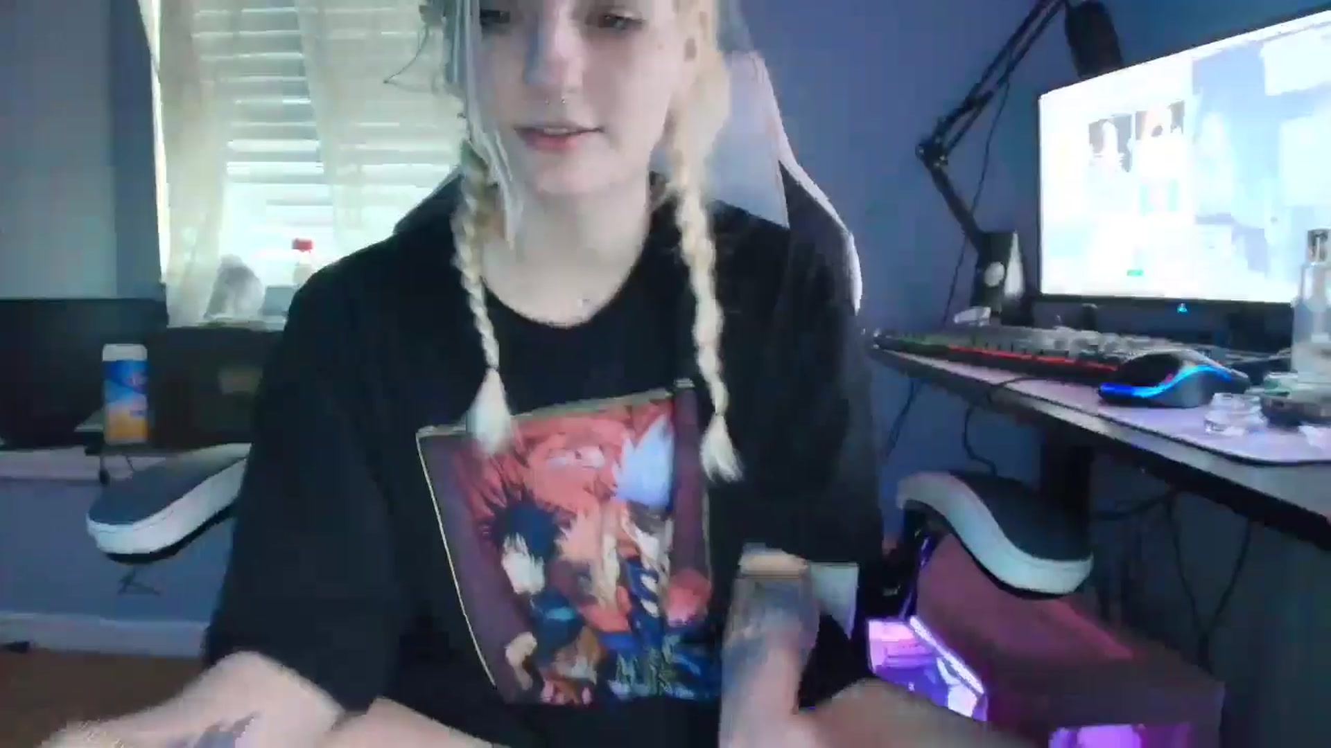 Gallery image thumbnail from DuckChan0's myfreecams stream on, 01/23/2025, 15:13 image 14 of 20