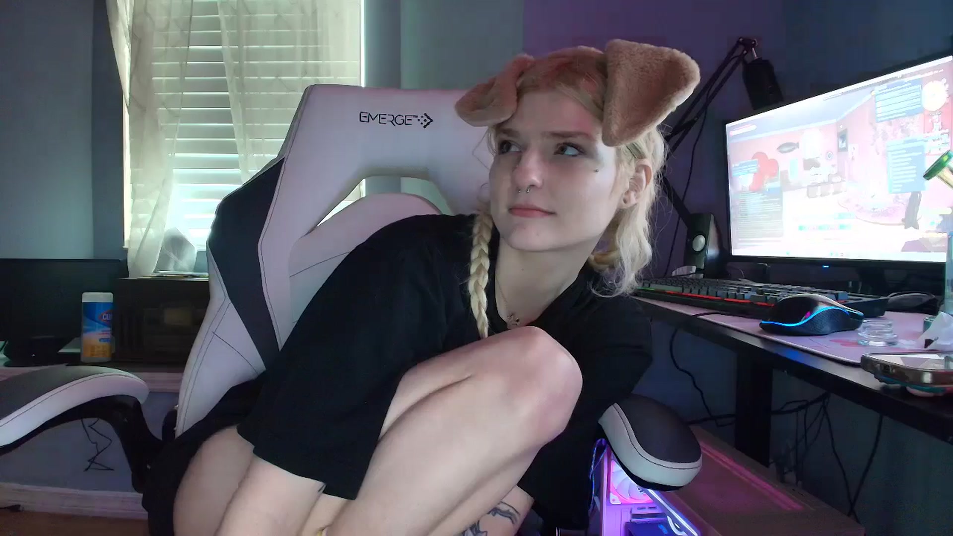 Gallery image thumbnail from DuckChan0's myfreecams stream on, 01/23/2025, 16:04 image 9 of 20