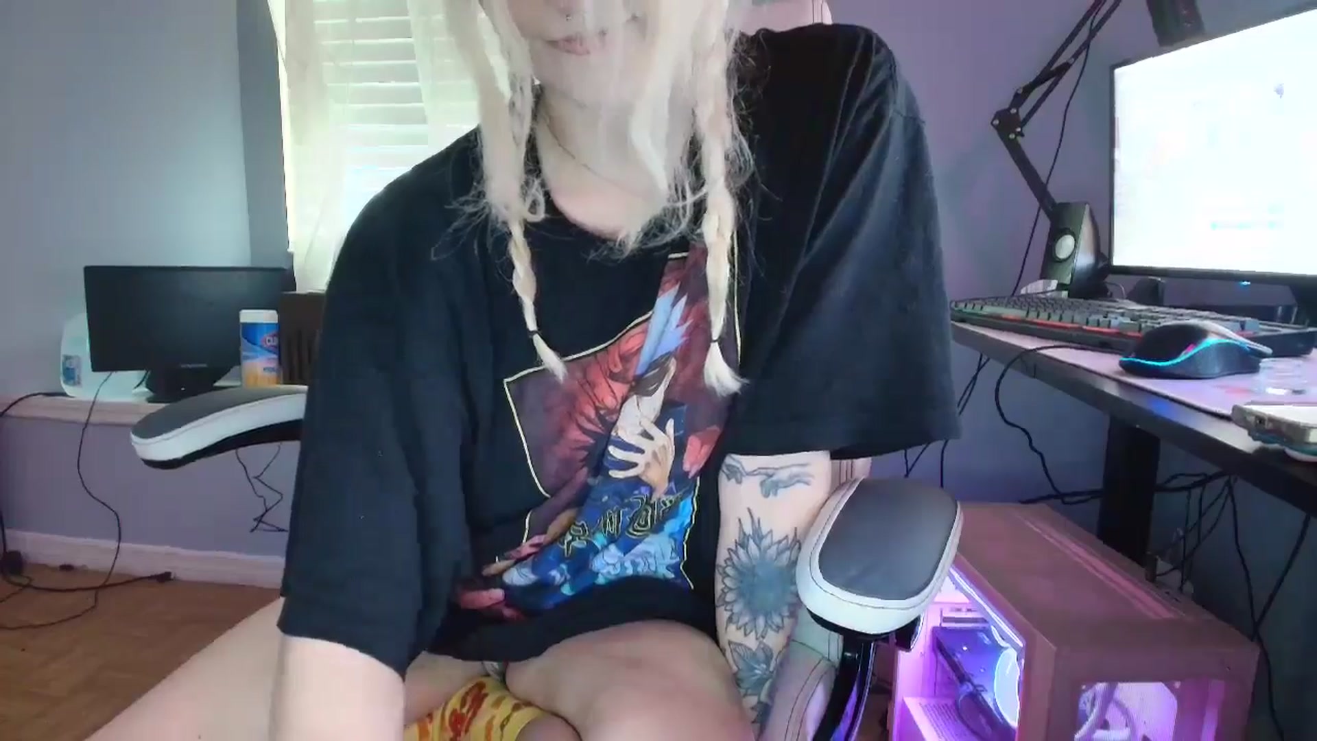 Gallery image thumbnail from DuckChan0's myfreecams stream on, 01/23/2025, 16:04 image 5 of 20