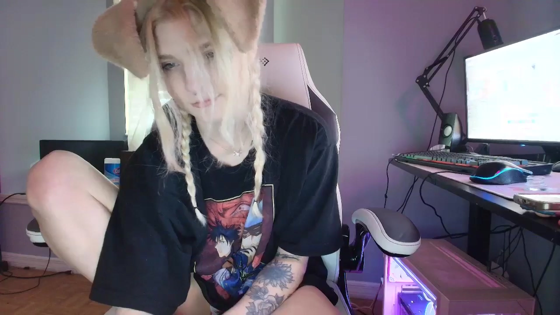 Gallery image thumbnail from DuckChan0's myfreecams stream on, 01/23/2025, 16:04 image 6 of 20