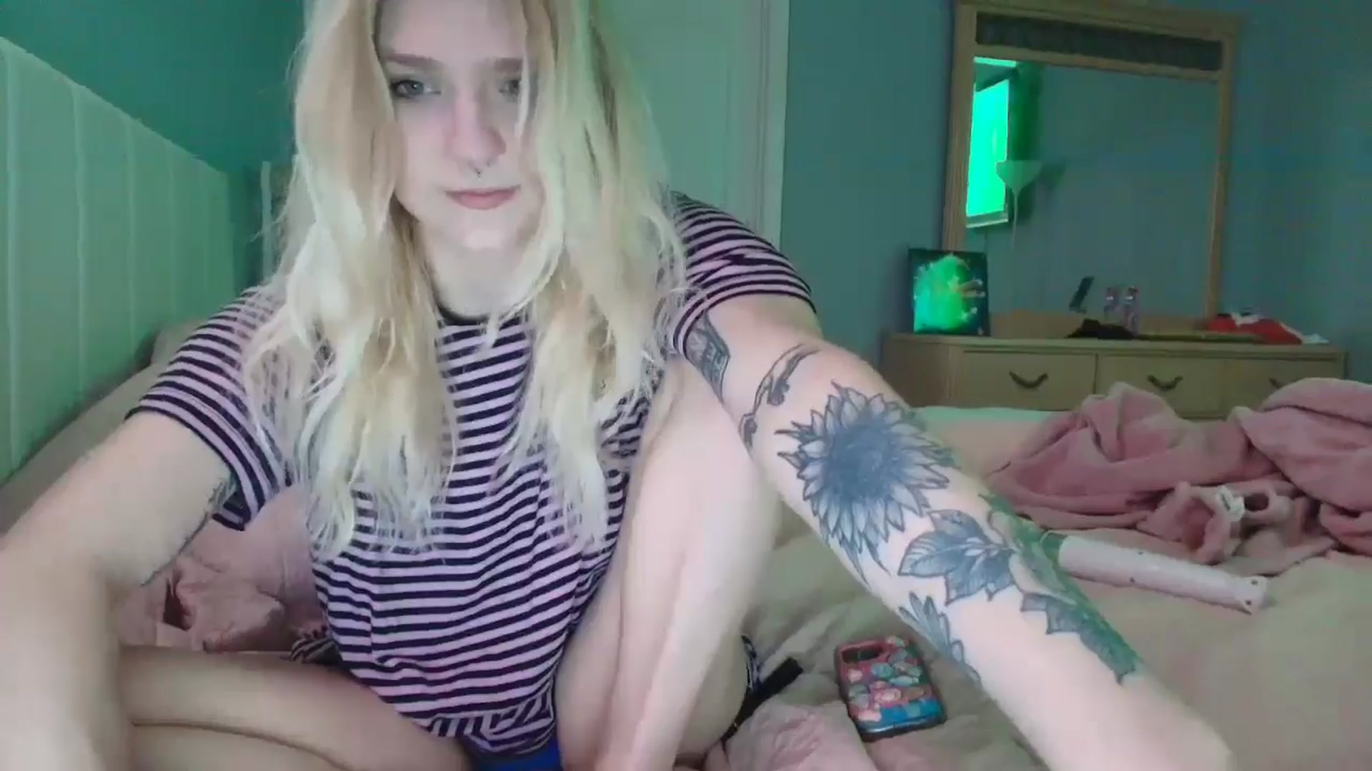 Gallery image thumbnail from DuckChan0's myfreecams stream on, 01/24/2025, 15:41 image 15 of 20