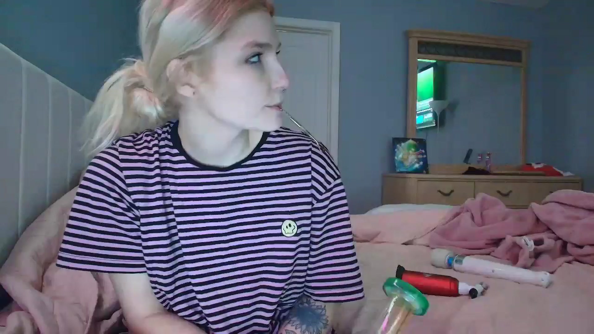 Gallery image thumbnail from DuckChan0's myfreecams stream on, 01/24/2025, 15:41 image 9 of 20