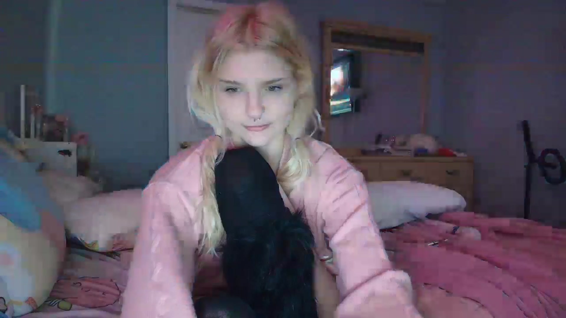 Gallery image thumbnail from DuckChan0's myfreecams stream on, 01/25/2025, 17:16 image 19 of 20