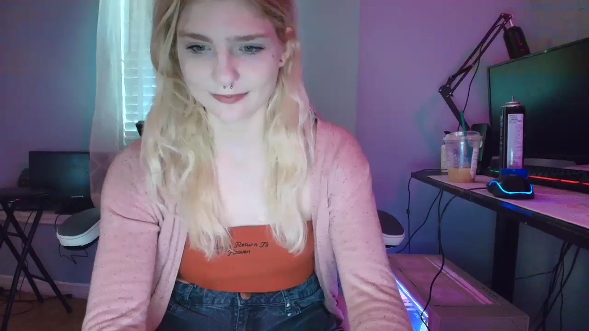Gallery image thumbnail from DuckChan0's myfreecams stream on, 01/26/2025, 18:14 image 5 of 20