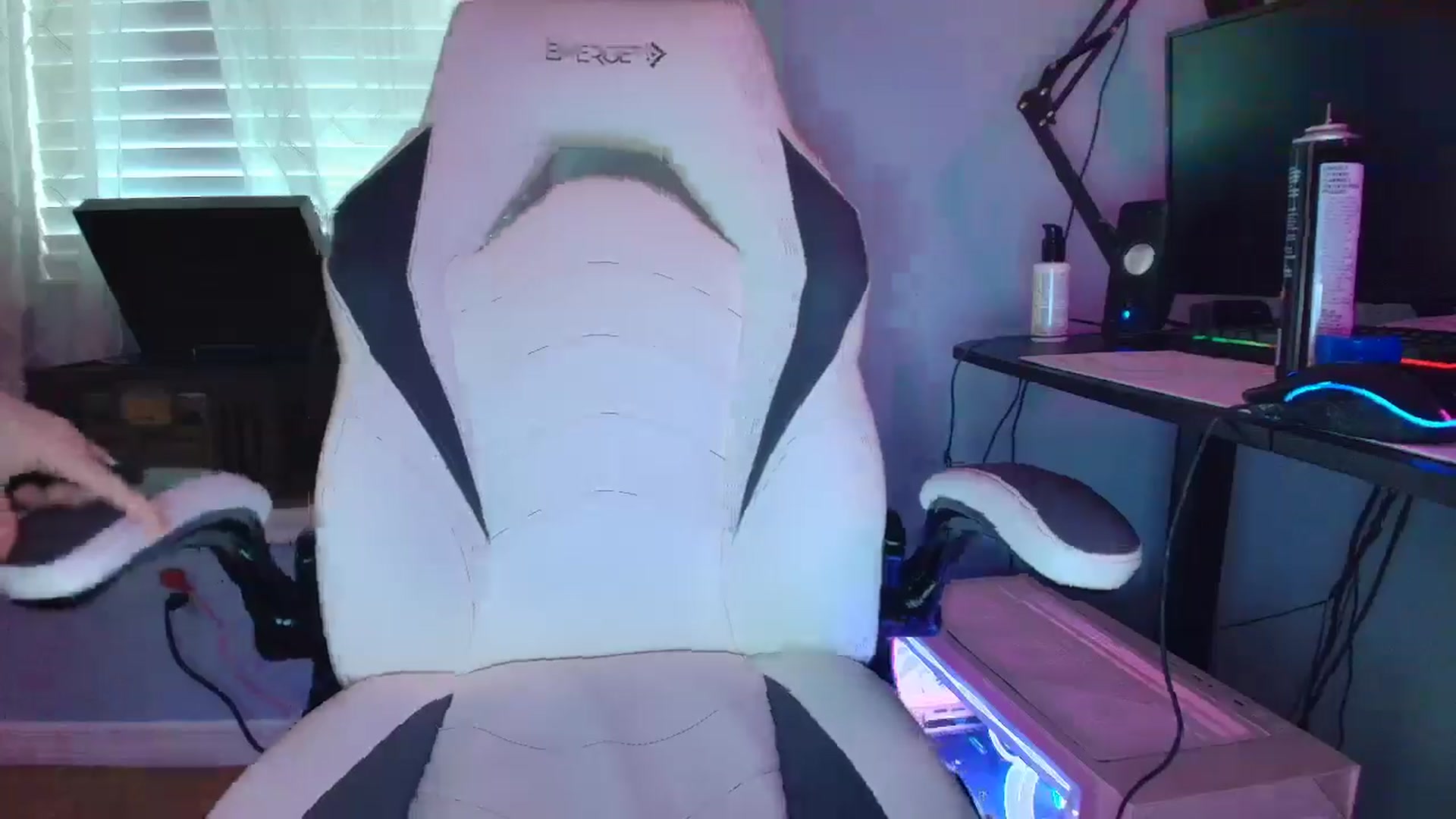 Gallery image thumbnail from DuckChan0's myfreecams stream on, 01/26/2025, 18:14 image 16 of 20