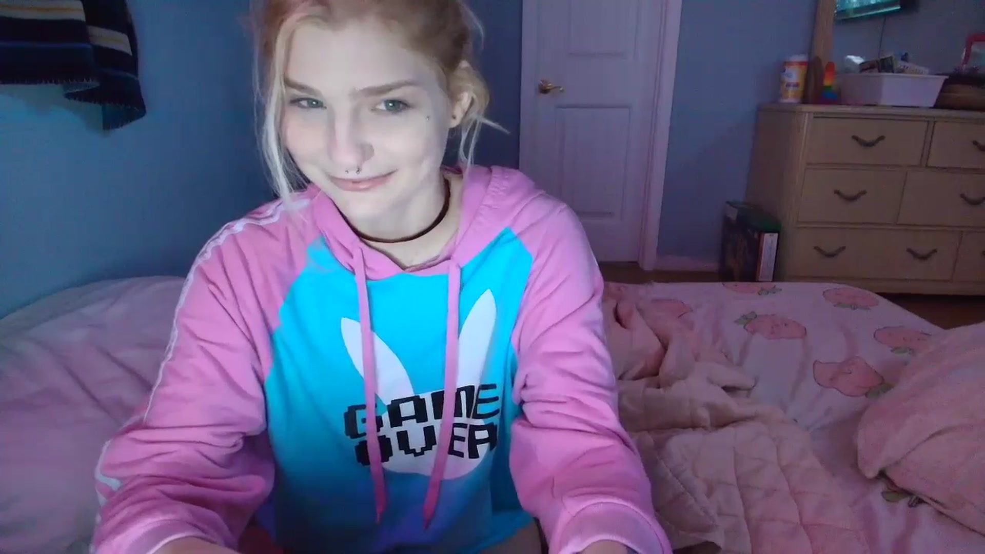 Gallery image thumbnail from DuckChan0's myfreecams stream on, 01/28/2025, 13:56 image 4 of 20